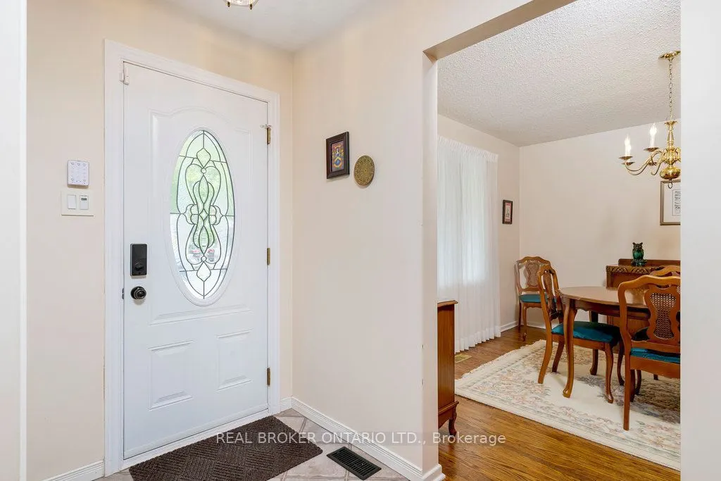 31 Oakhurst Crescent