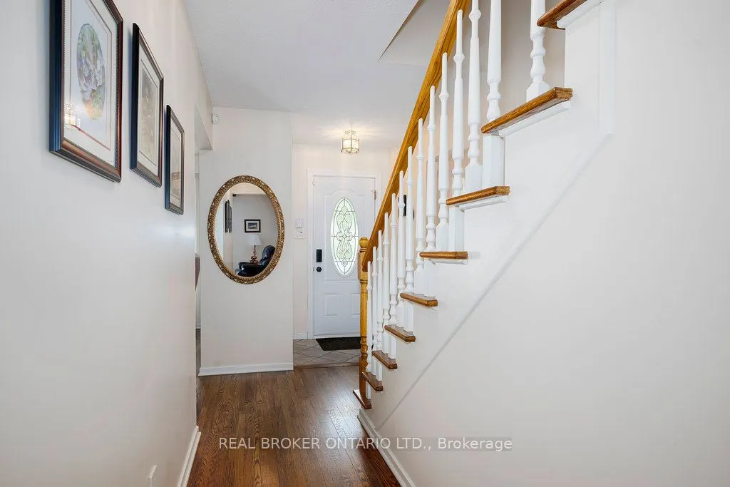 31 Oakhurst Crescent