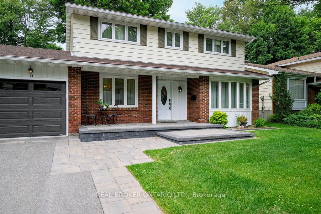 31 Oakhurst Crescent
