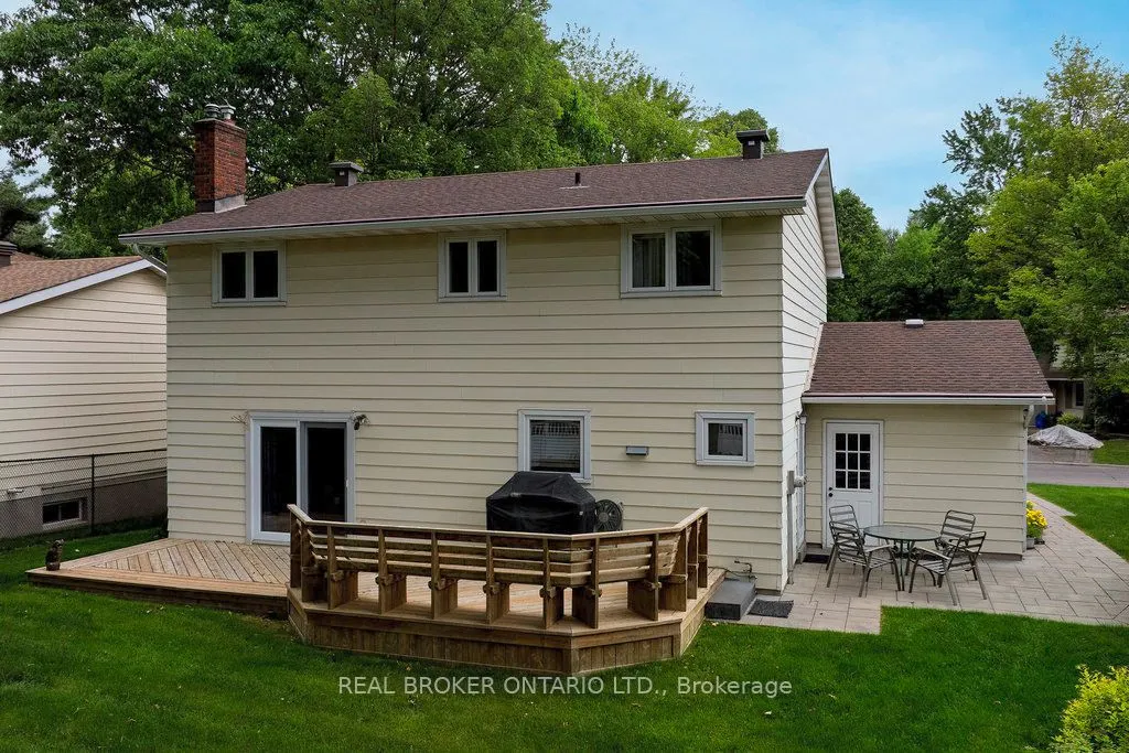 31 Oakhurst Crescent