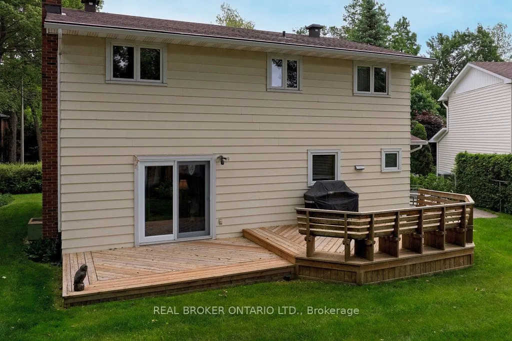 31 Oakhurst Crescent