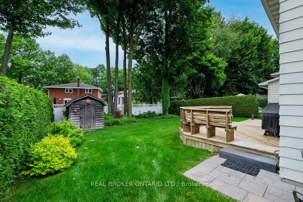 31 Oakhurst Crescent