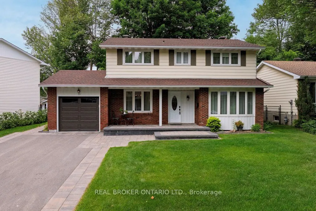 31 Oakhurst Crescent