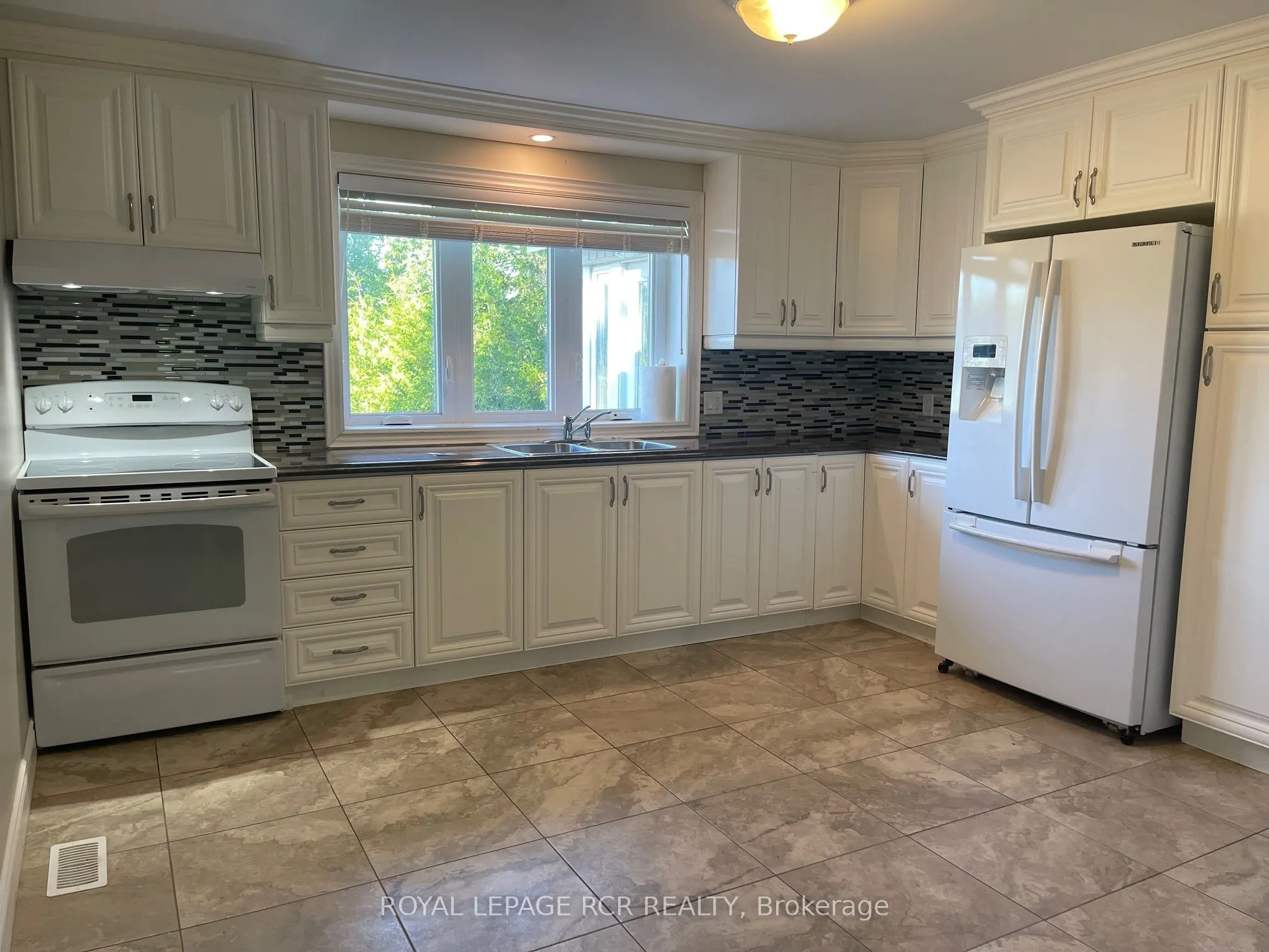 5680 Wellington Road 23