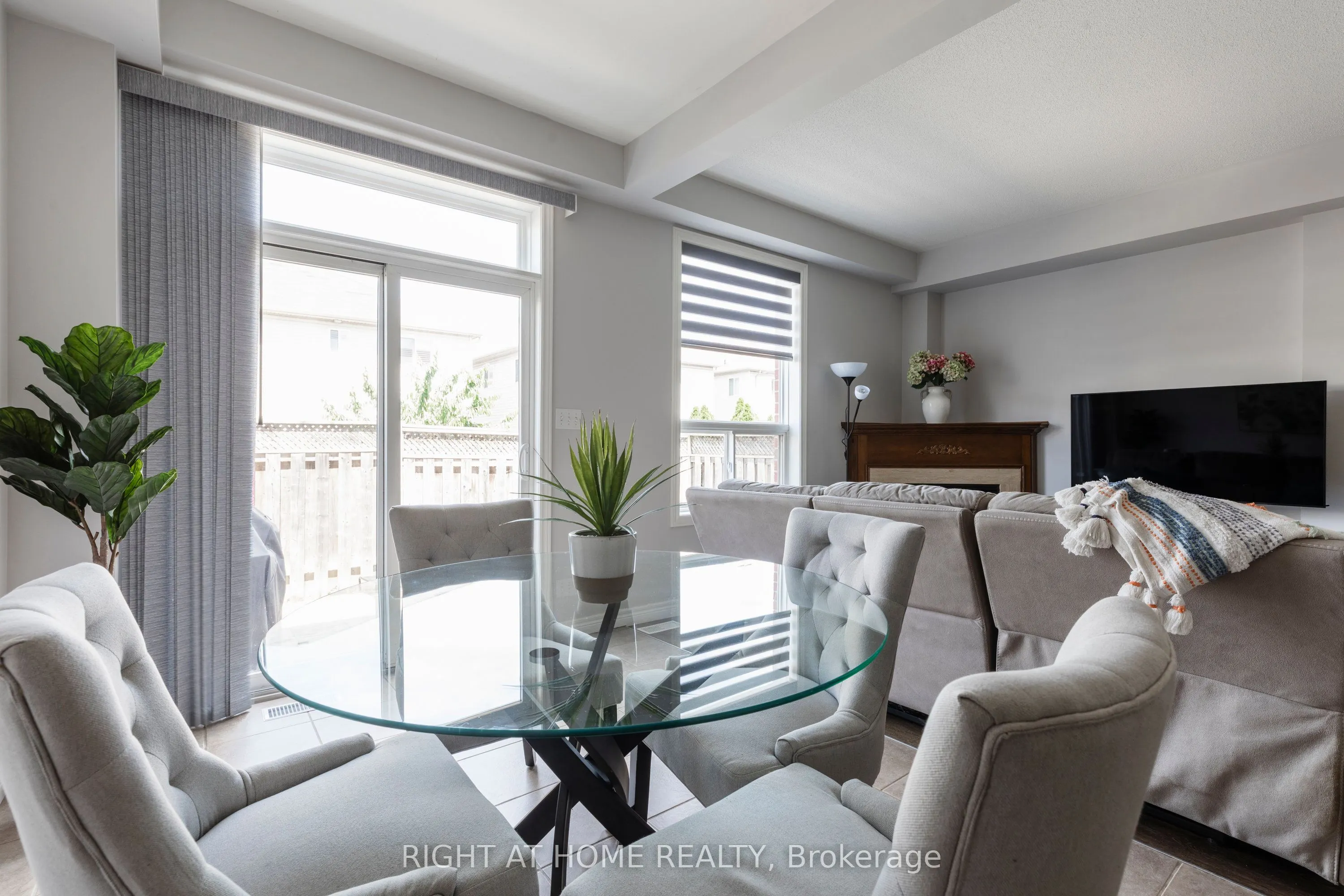 56 Marina Point Crescent