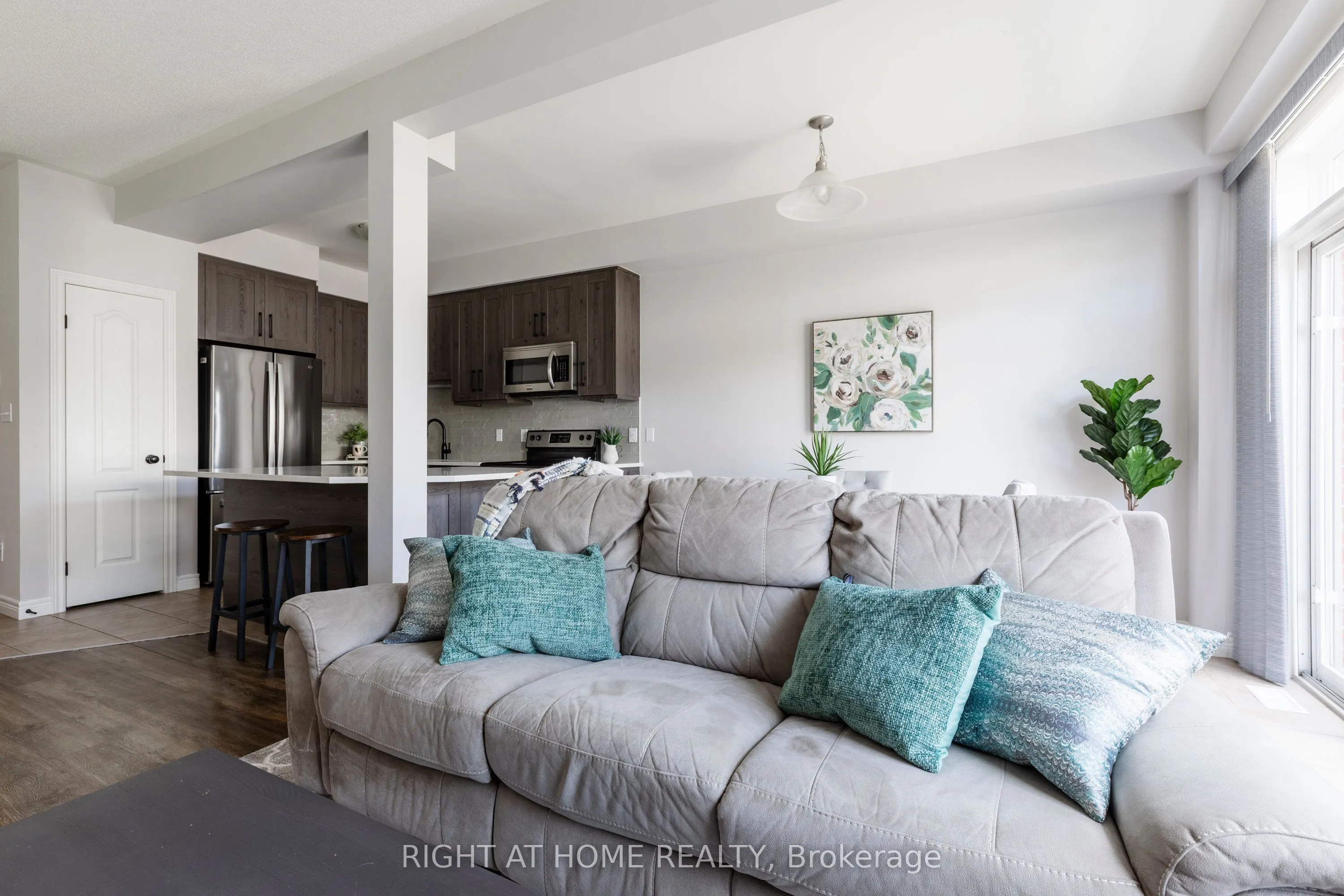 56 Marina Point Crescent