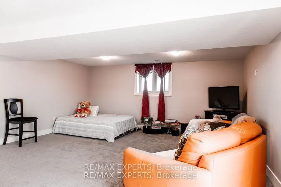 10 MCPHERSON Court #21