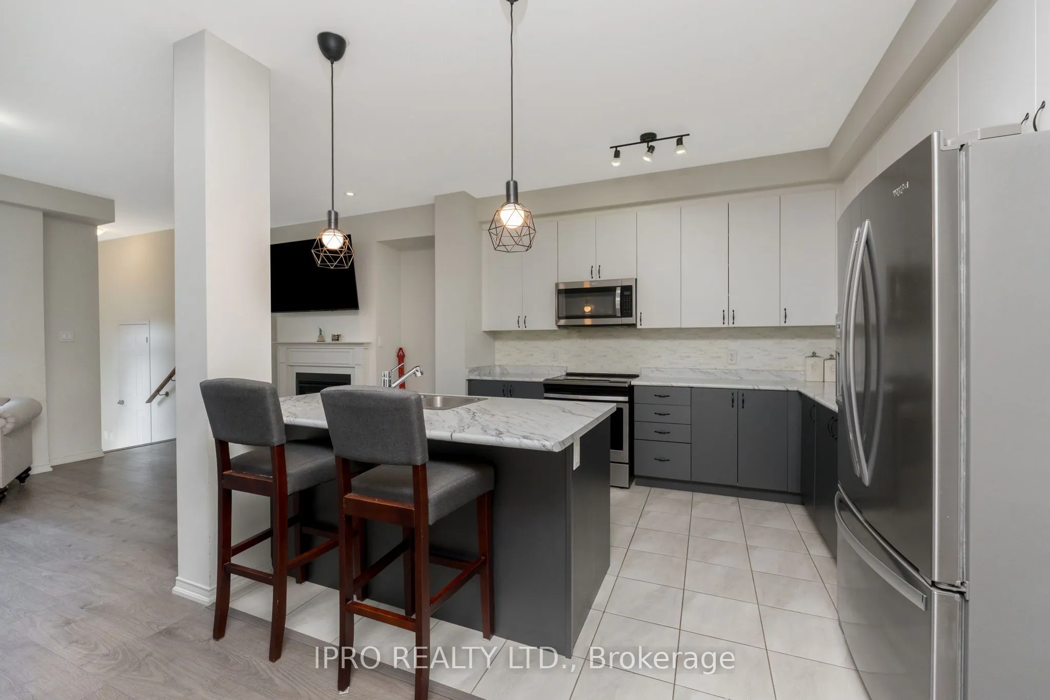 25 Elliot Street E #2