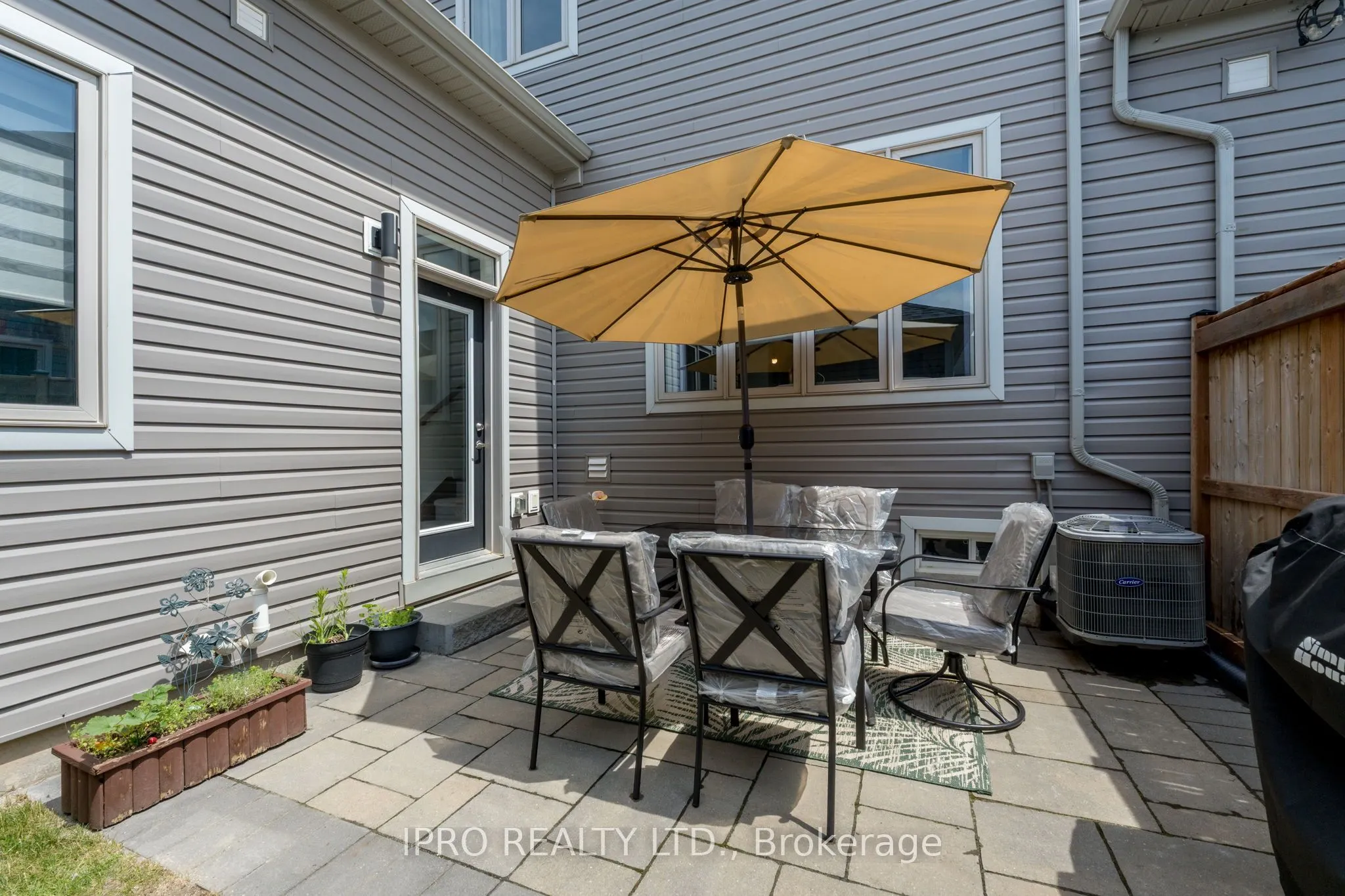 25 Elliot Street E #2