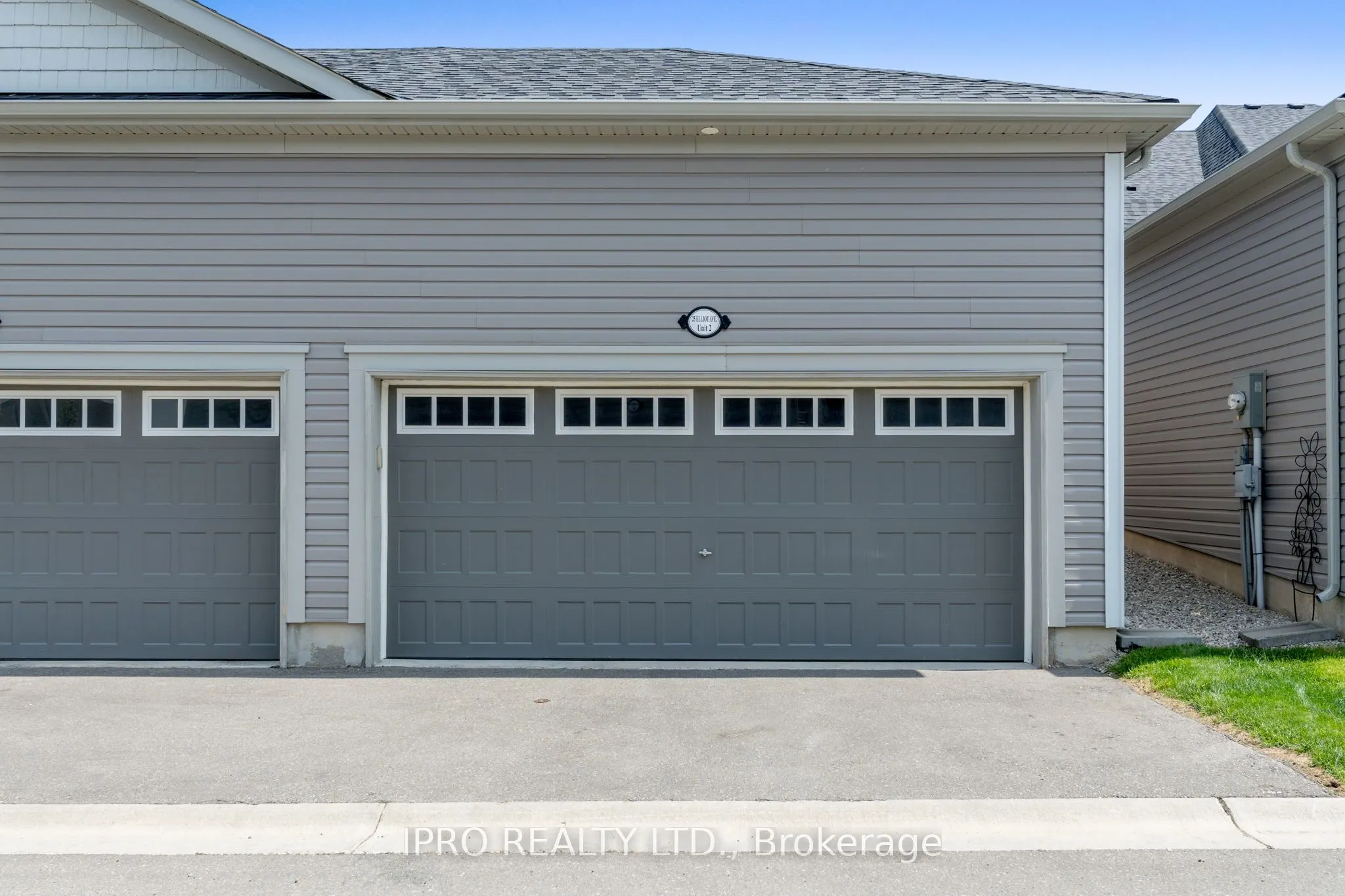 25 Elliot Street E #2