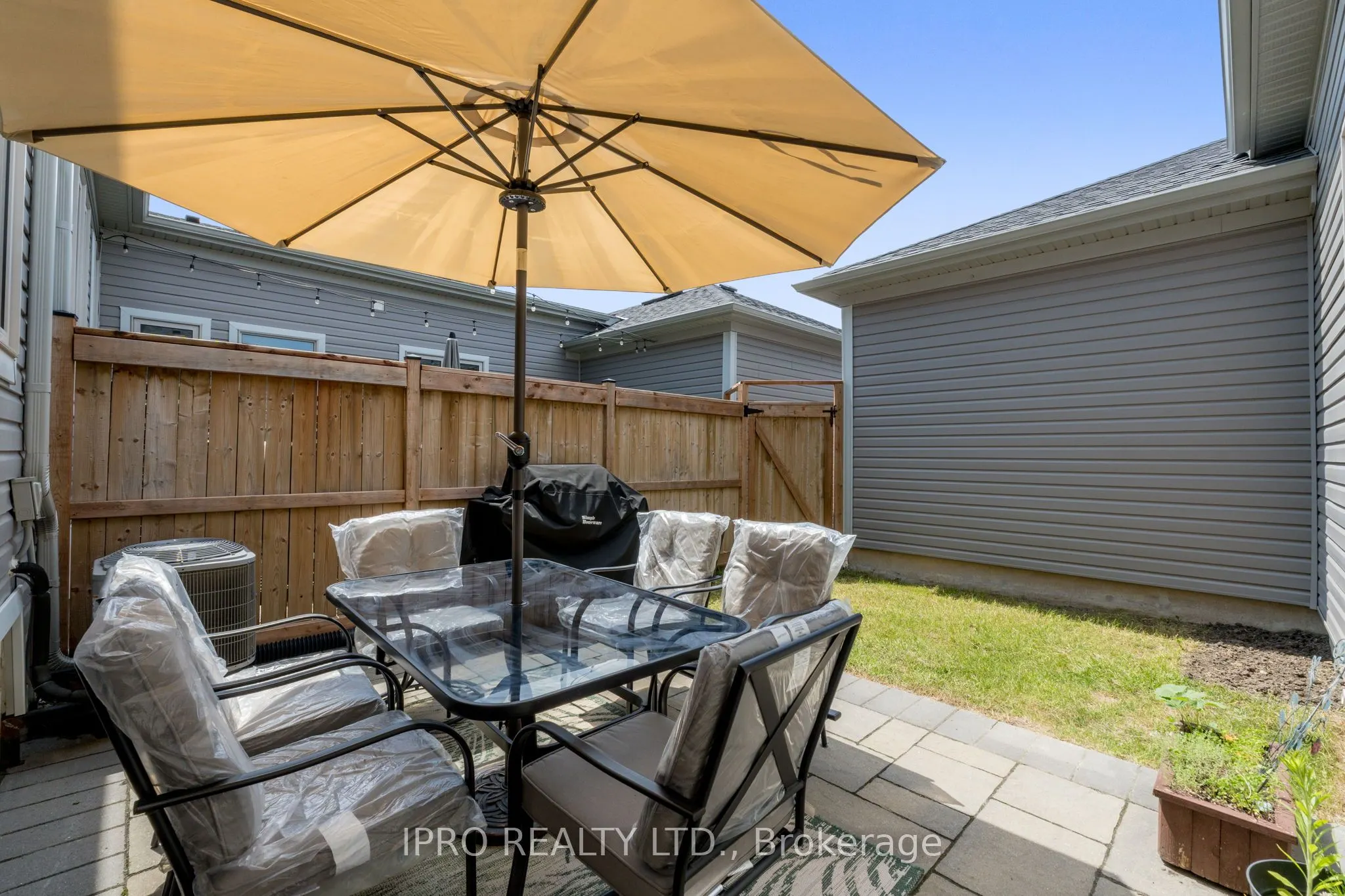 25 Elliot Street E #2