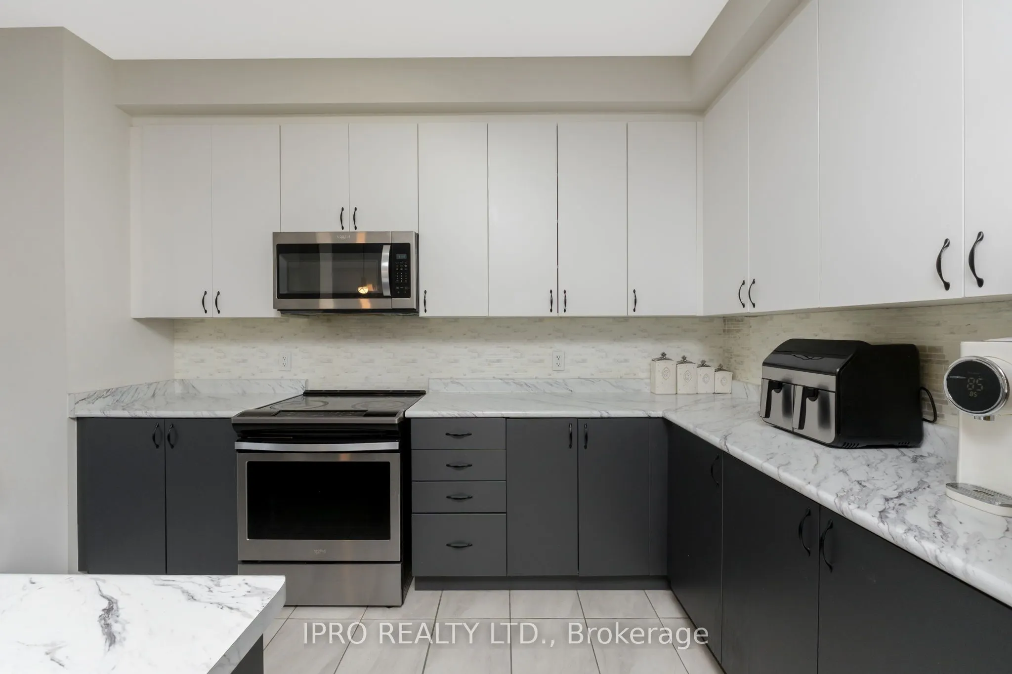 25 Elliot Street E #2