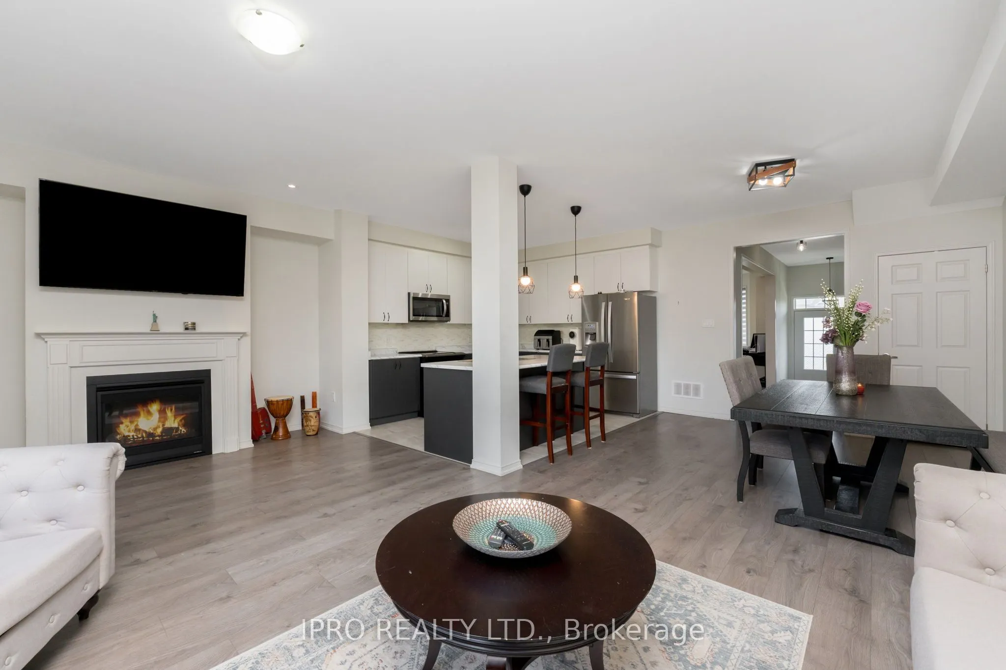 25 Elliot Street E #2