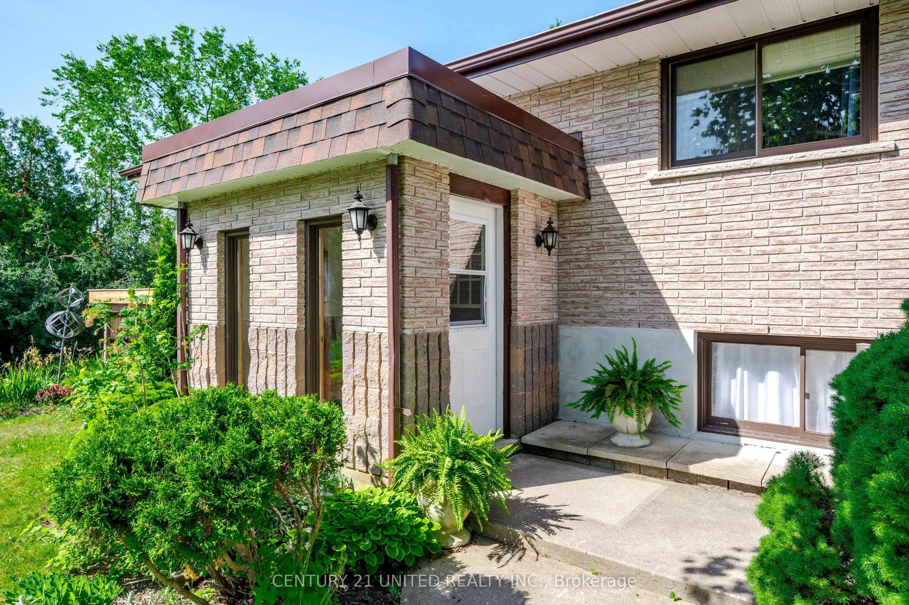 1496 Bradfield Road