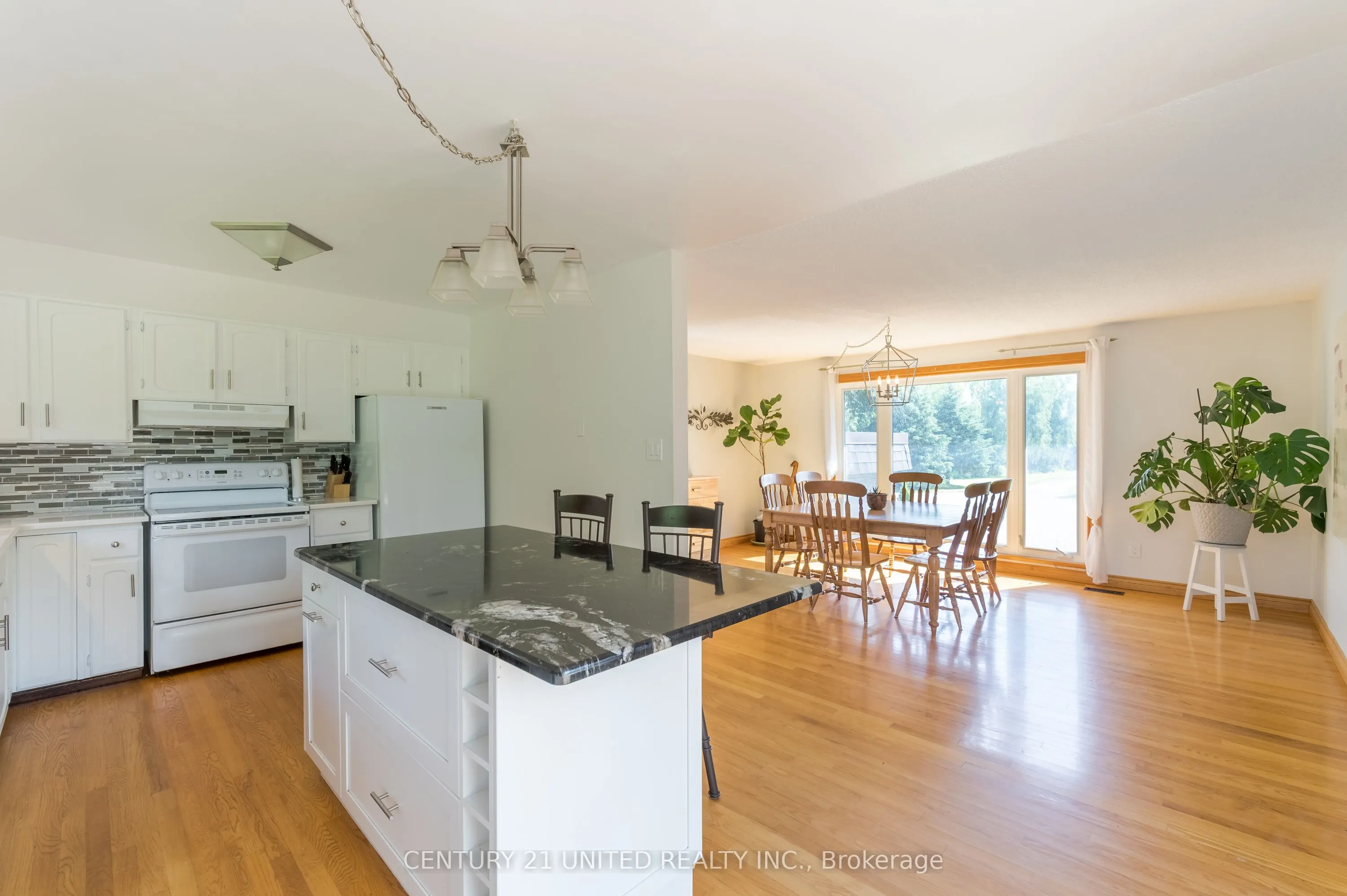 1496 Bradfield Road