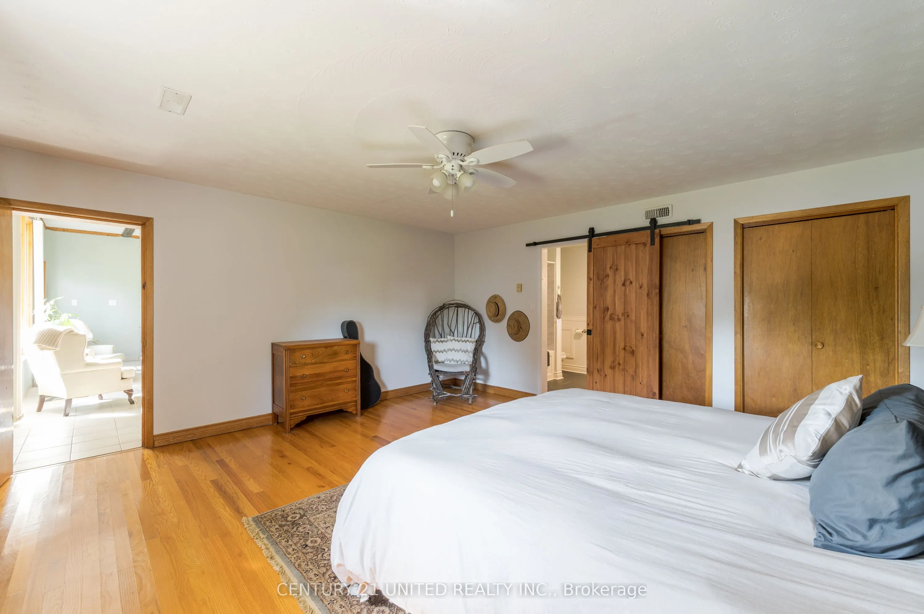 1496 Bradfield Road
