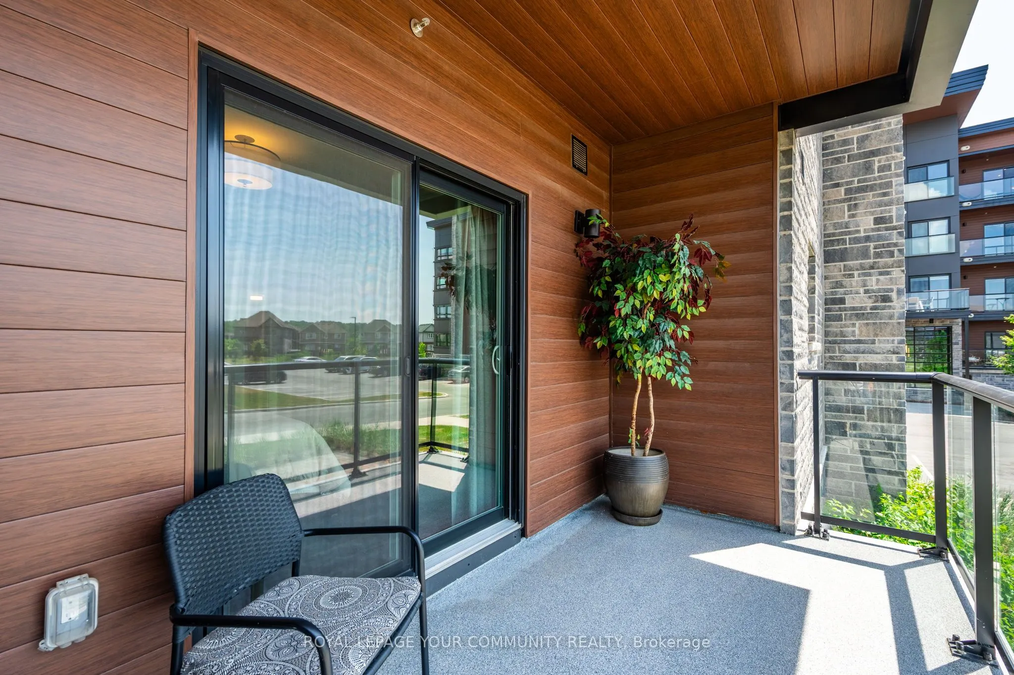 120 Summersides Boulevard, #103