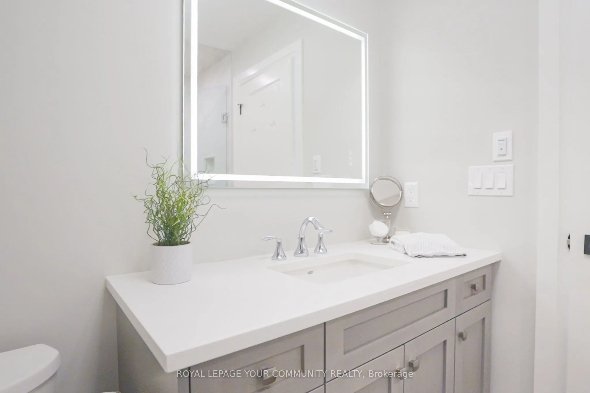 120 Summersides Boulevard, #103