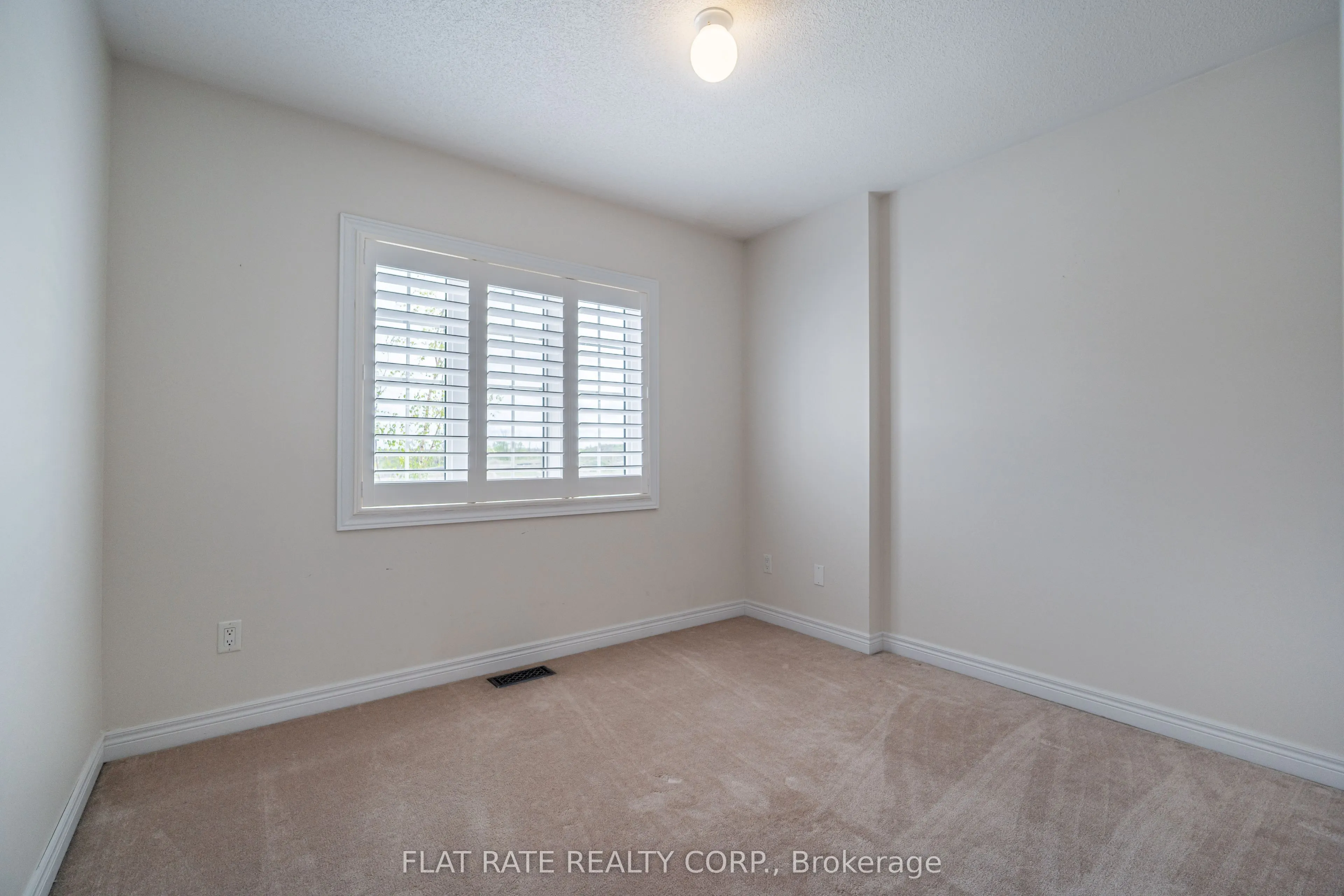 32 Paul Rexe Boulevard