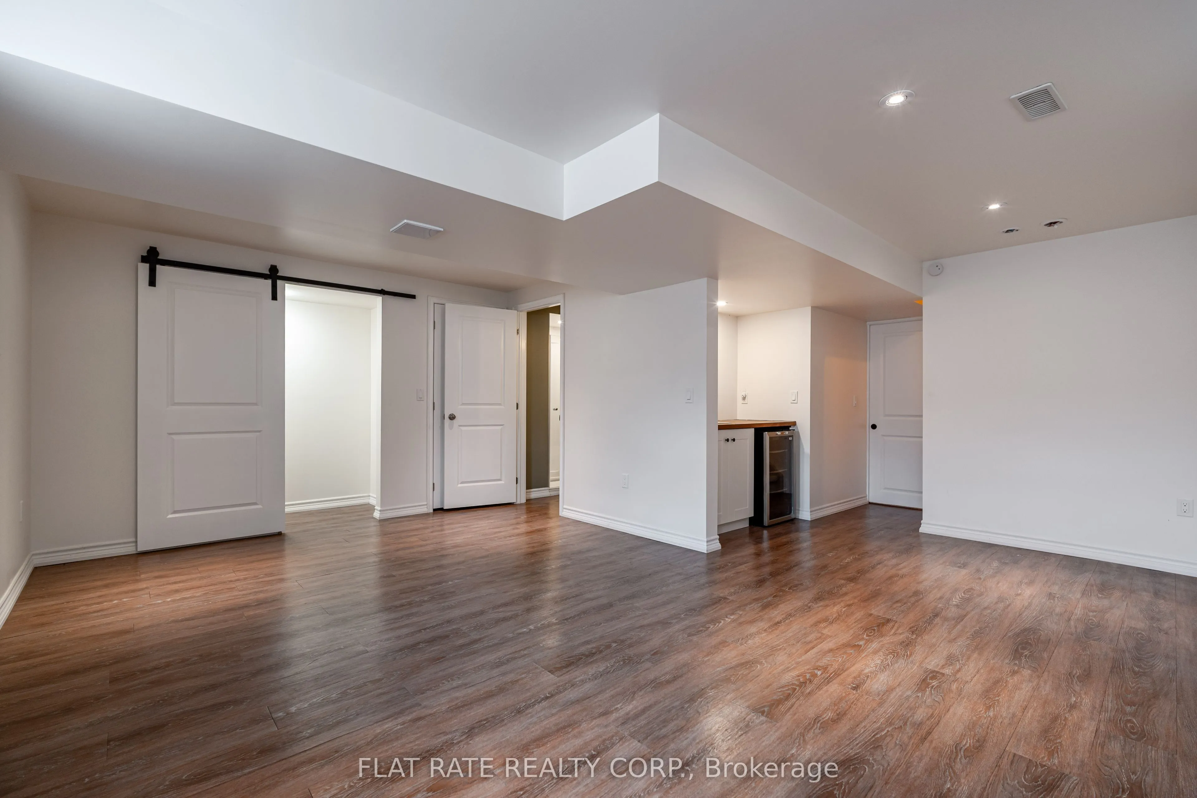 32 Paul Rexe Boulevard