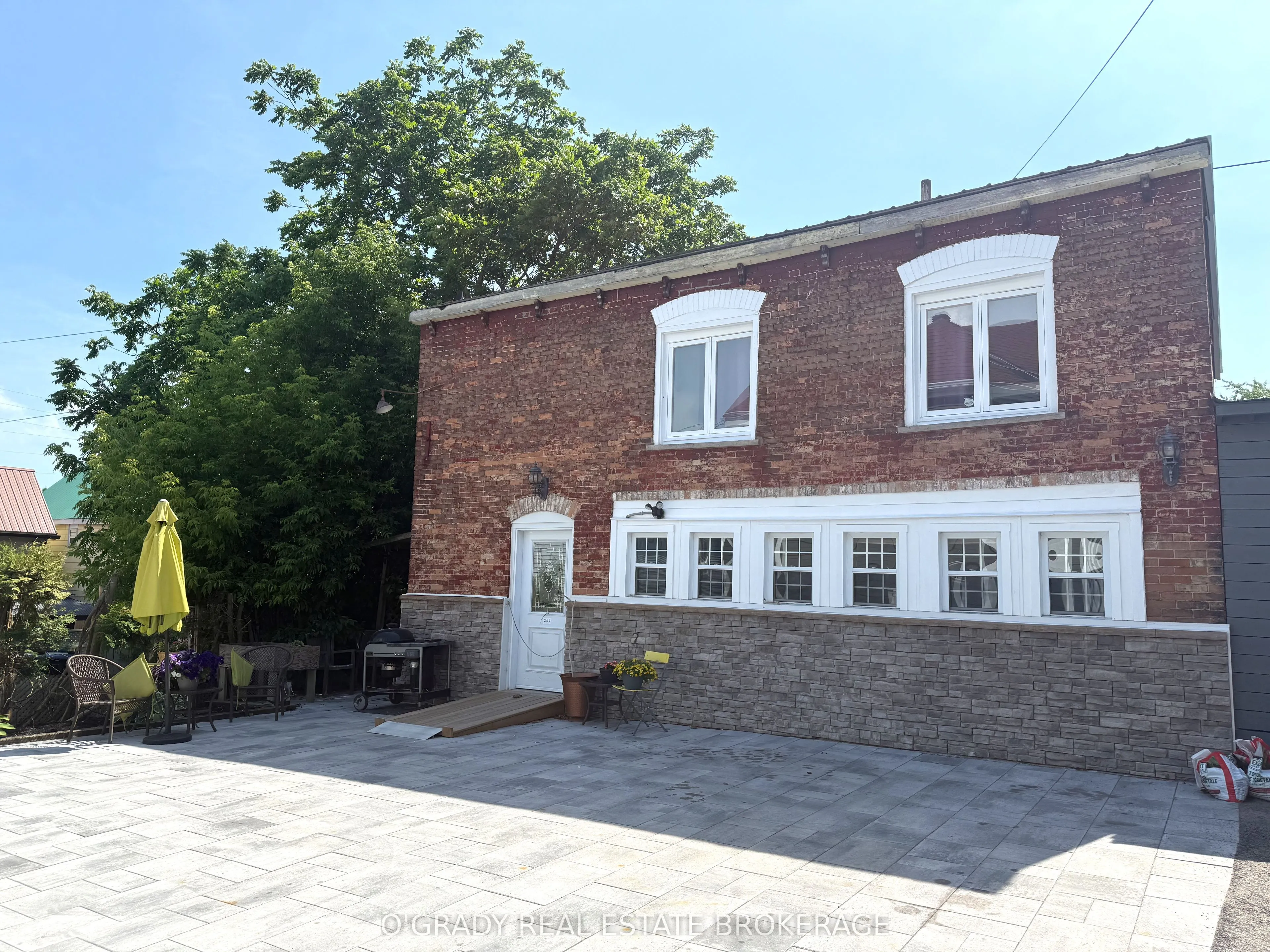 26 Apple Street