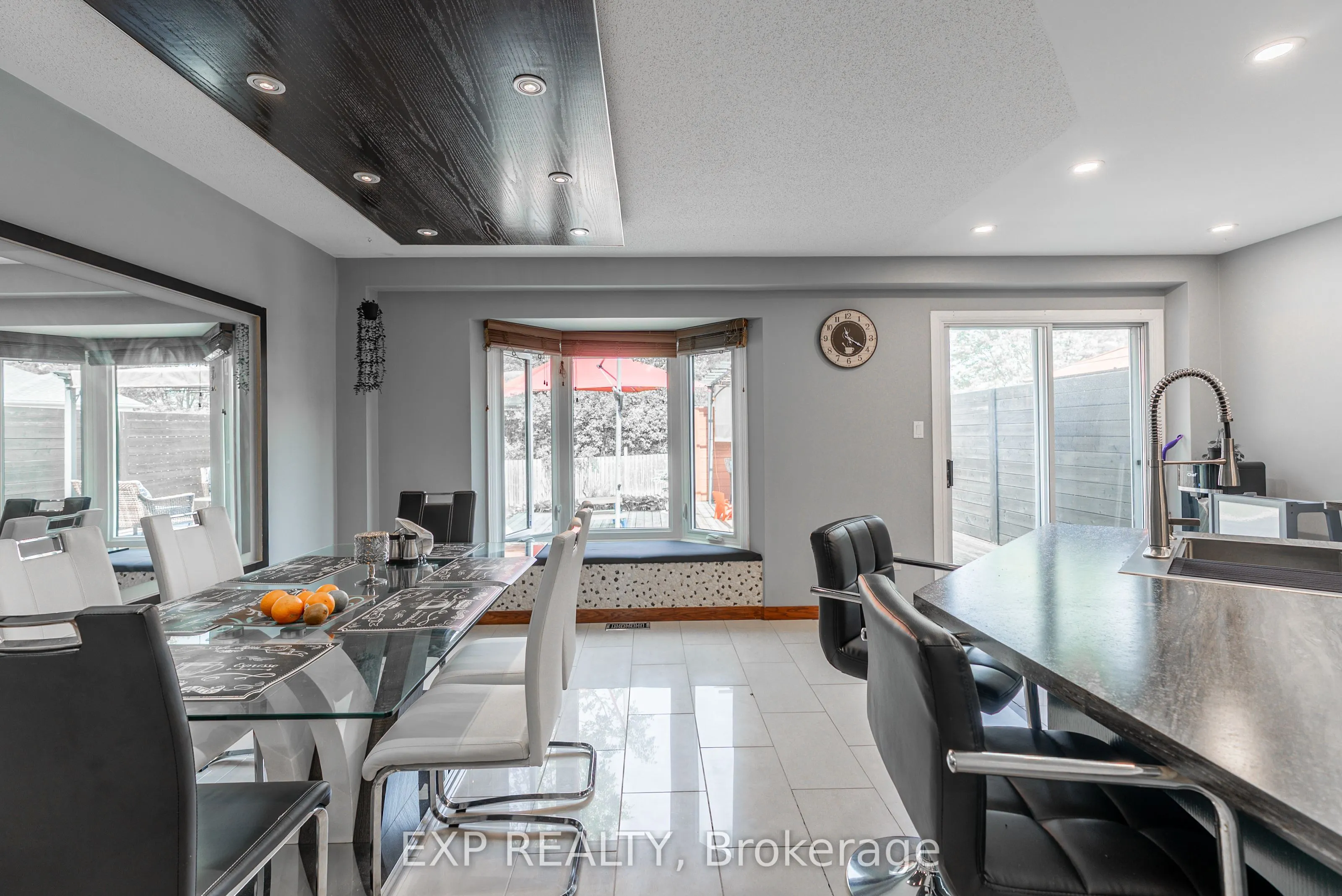70 Jefferson Court W