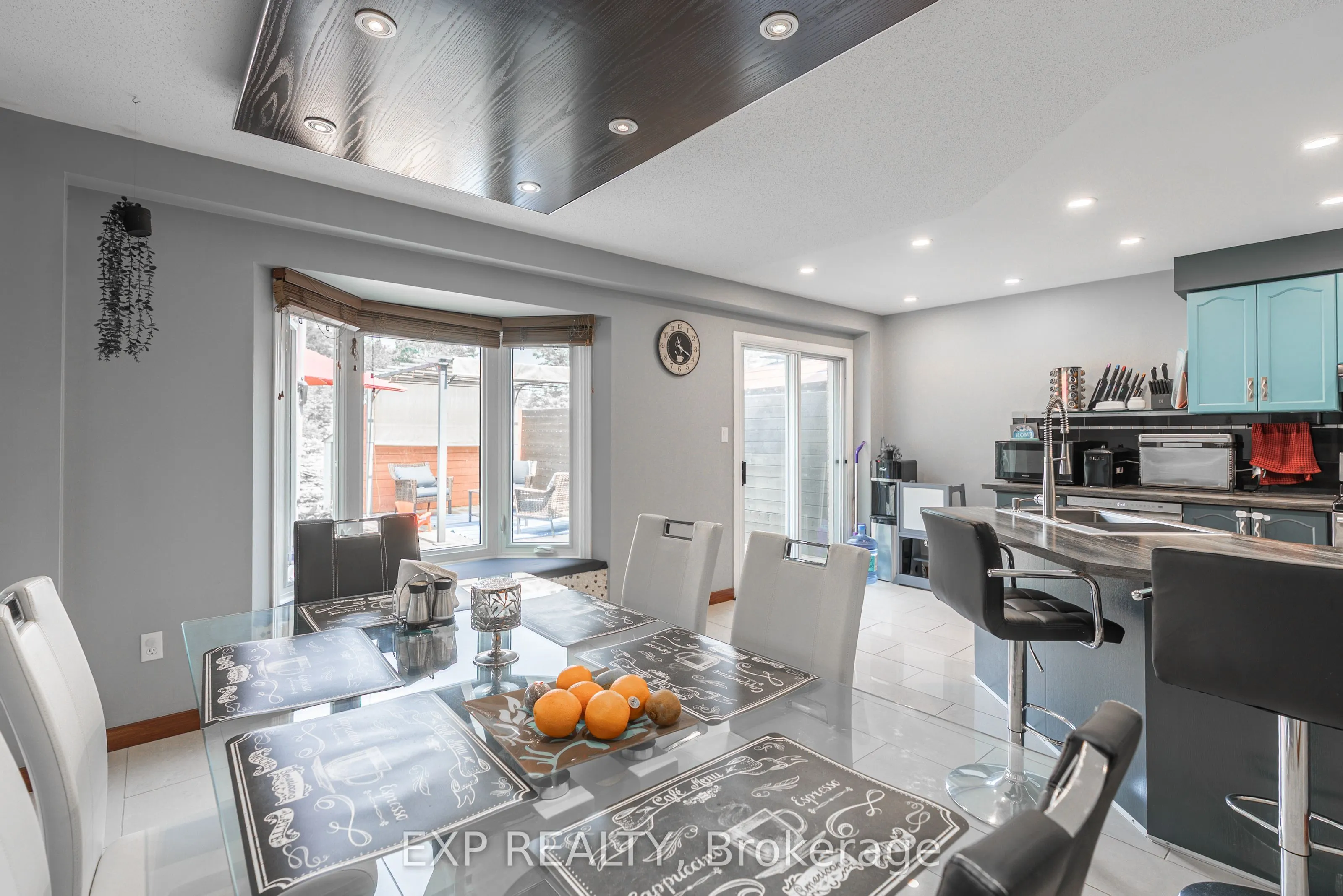 70 Jefferson Court W