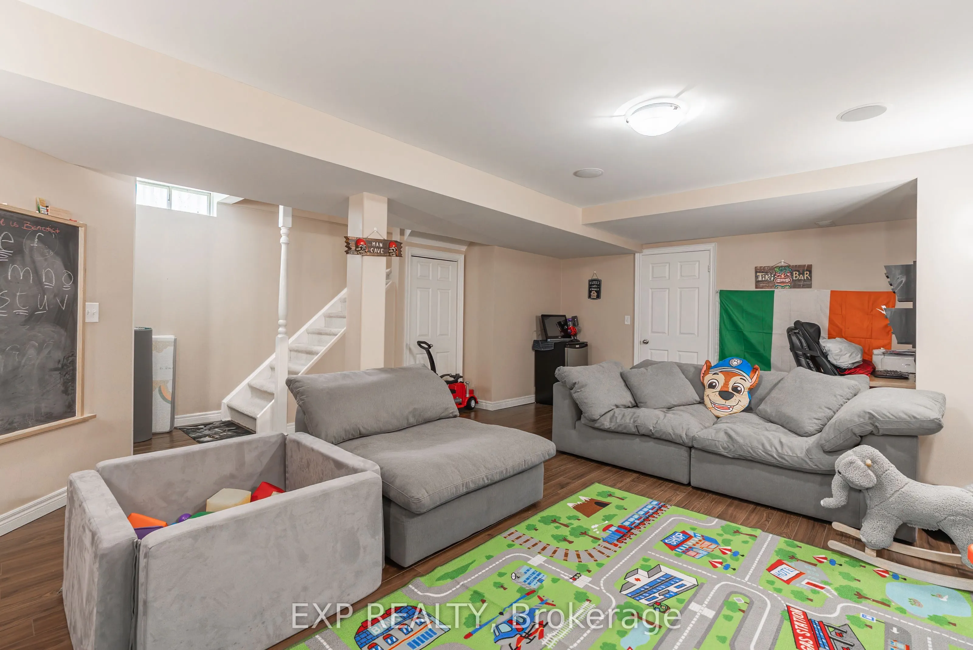 70 Jefferson Court W