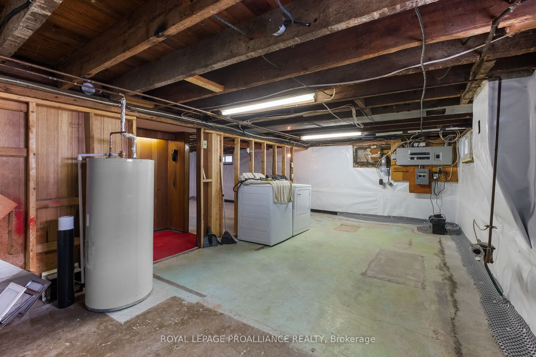 62 James Street E