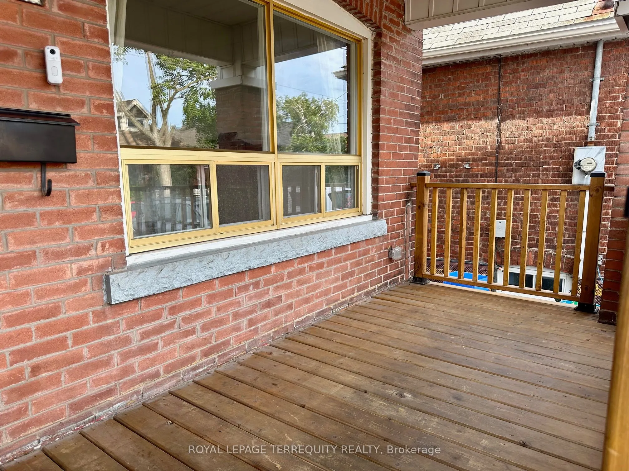 135 Connaught Avenue N