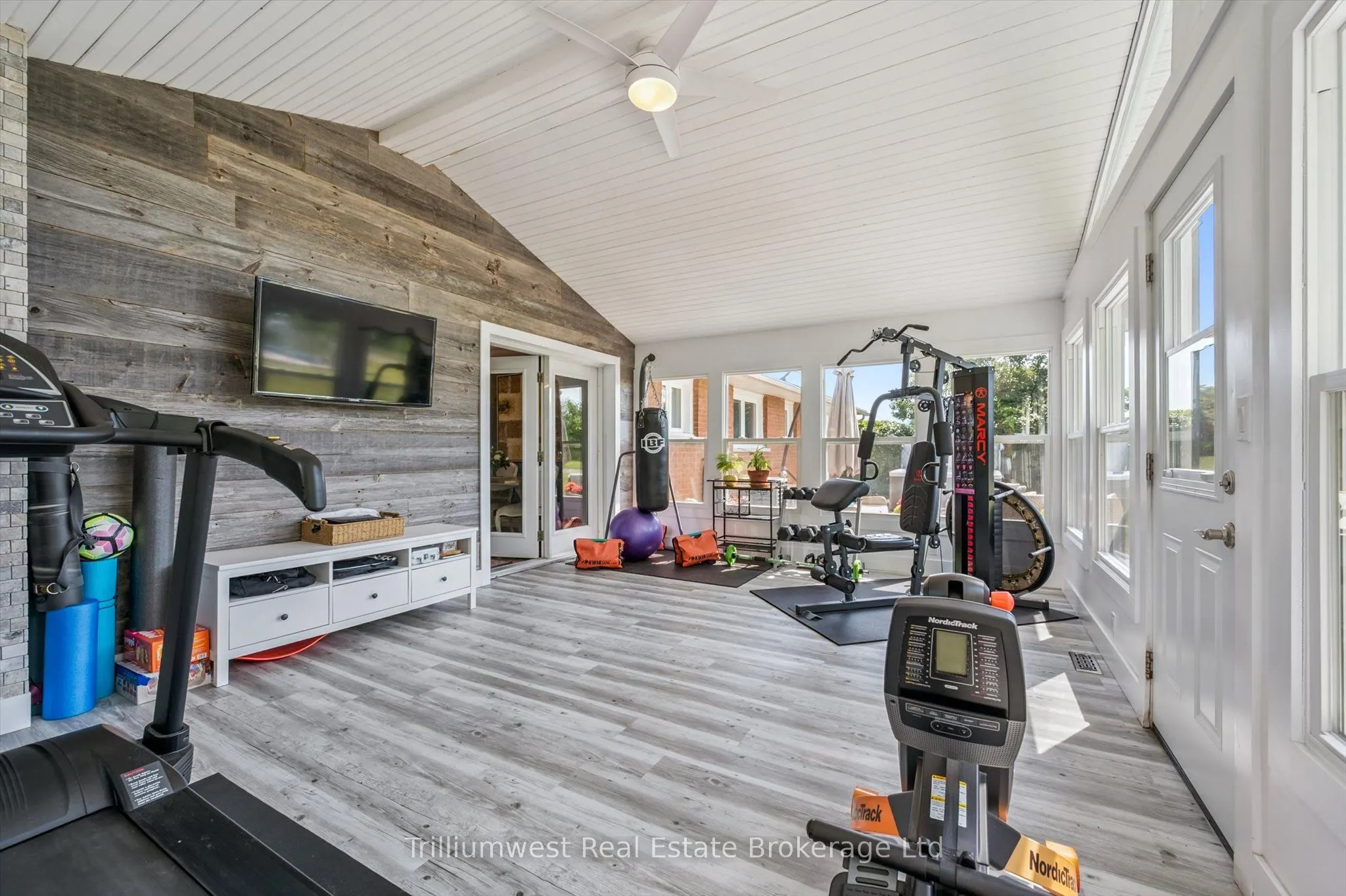 6911 Wellington Rd 34 Road