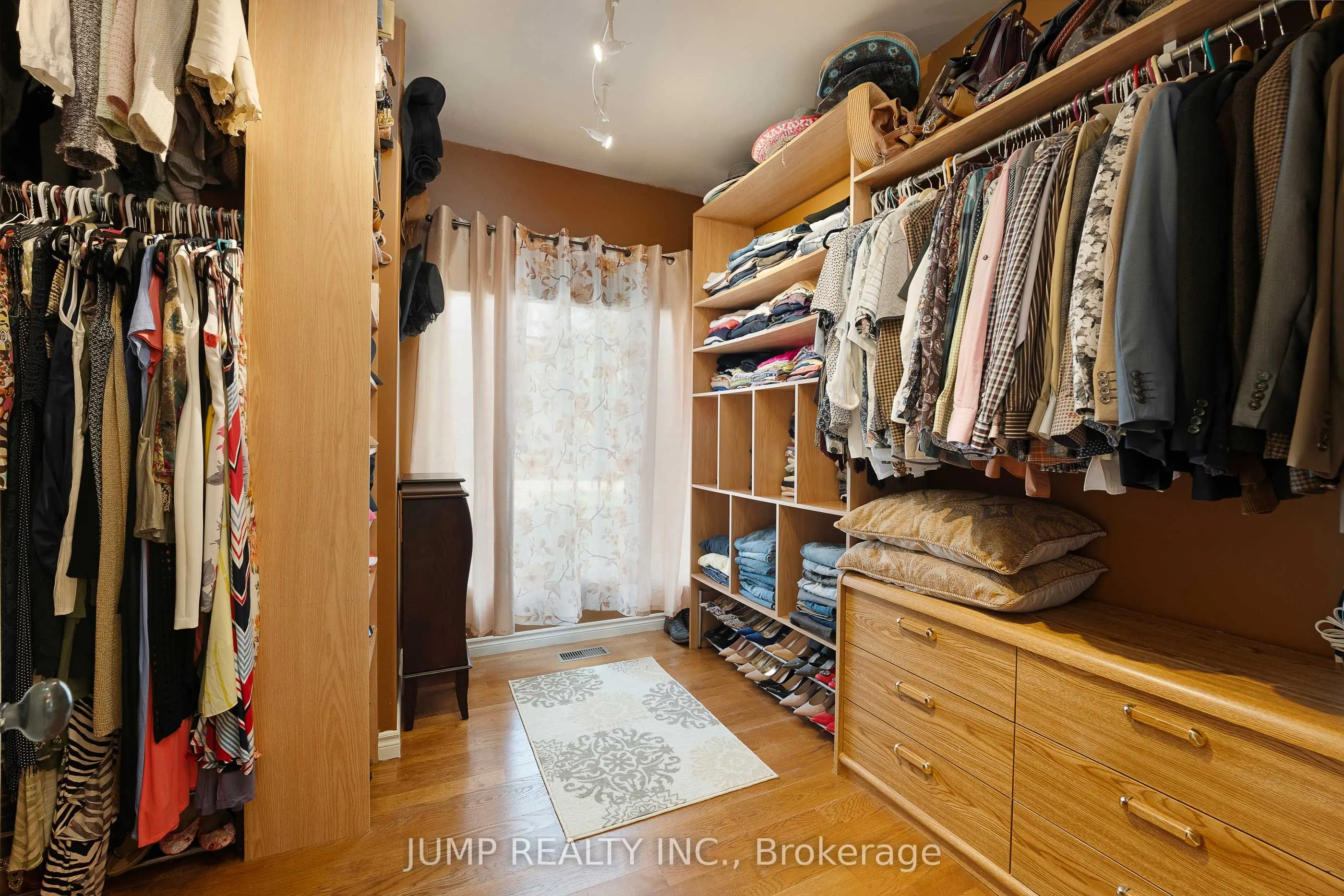 360 Andrew Crescent