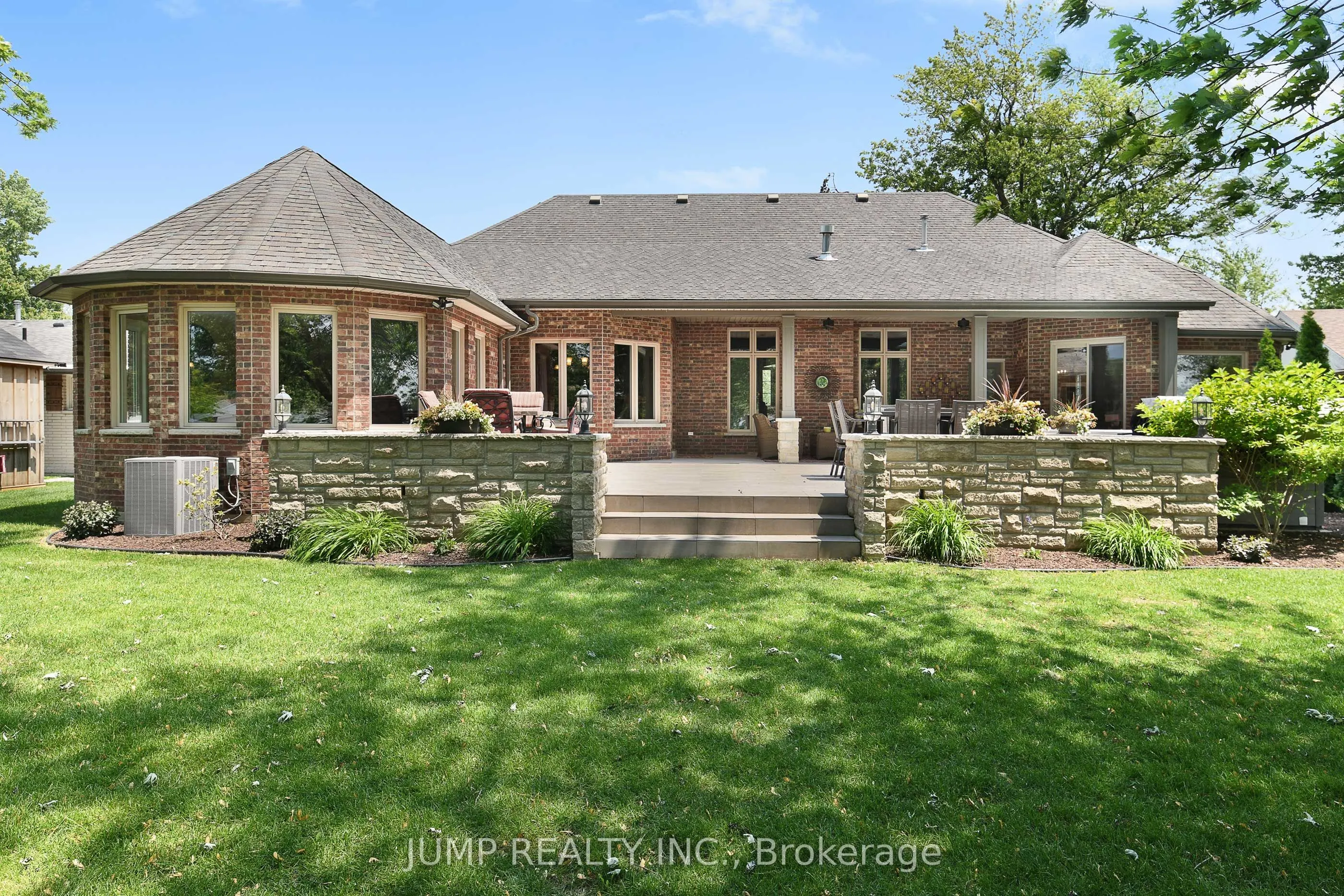 360 Andrew Crescent