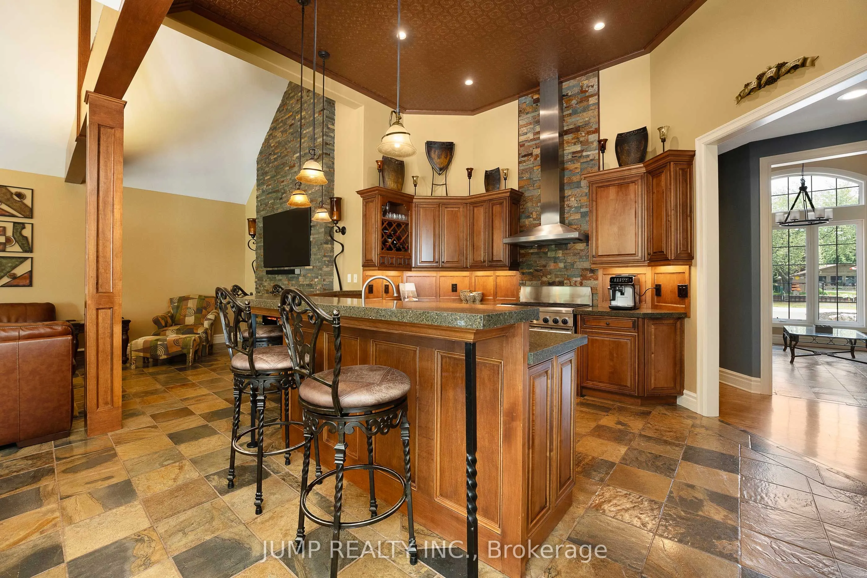 360 Andrew Crescent