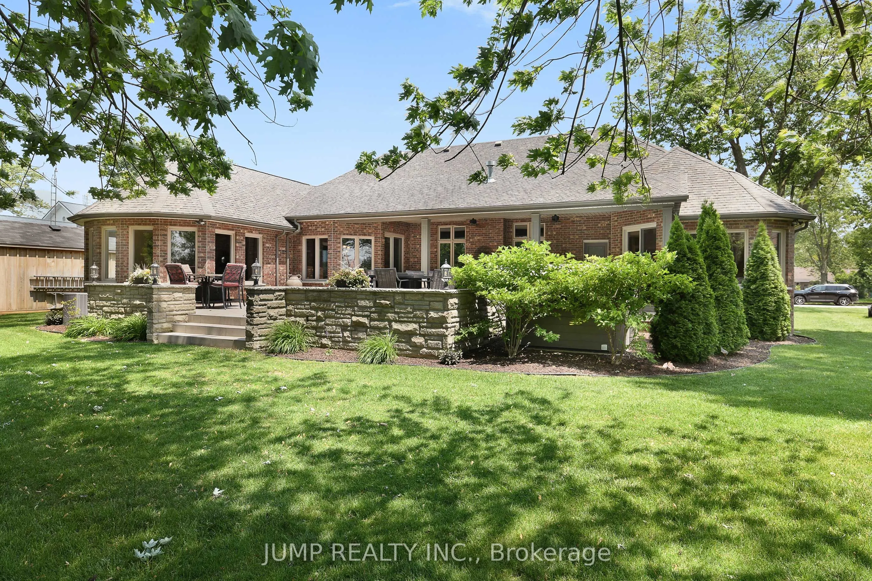 360 Andrew Crescent