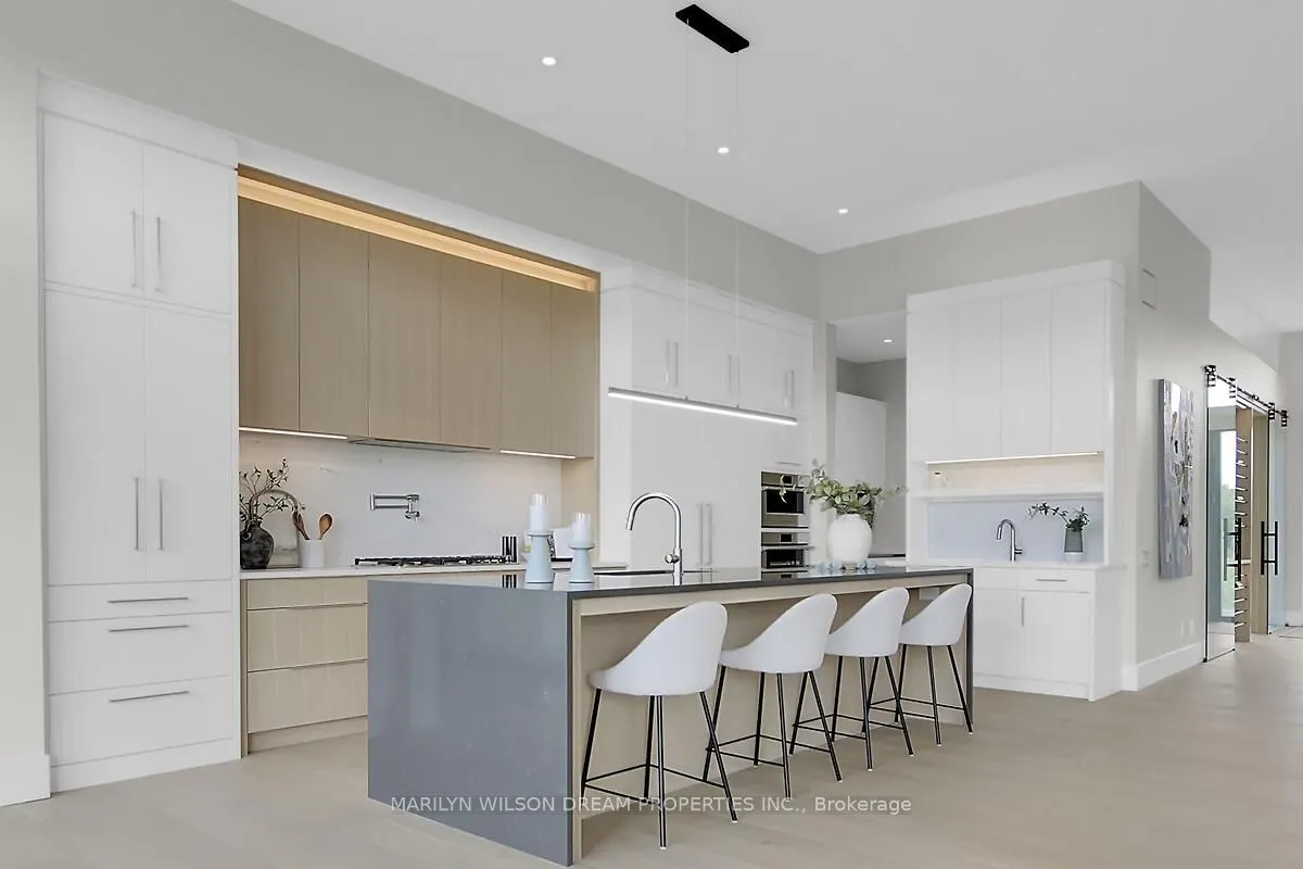 1070 Green Jacket Crescent