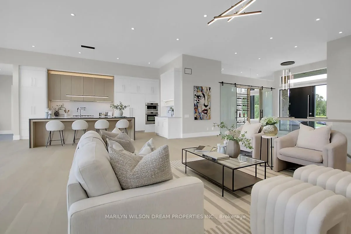 1070 Green Jacket Crescent