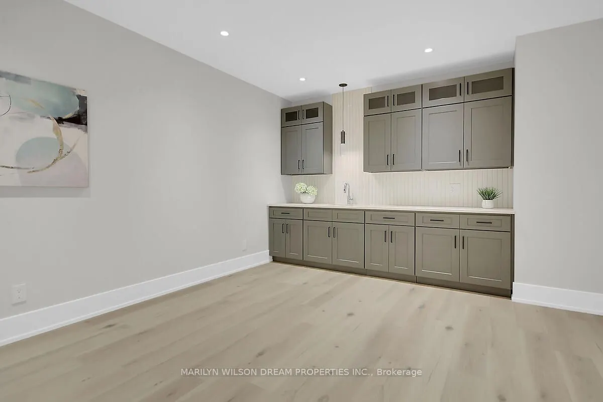 1070 Green Jacket Crescent