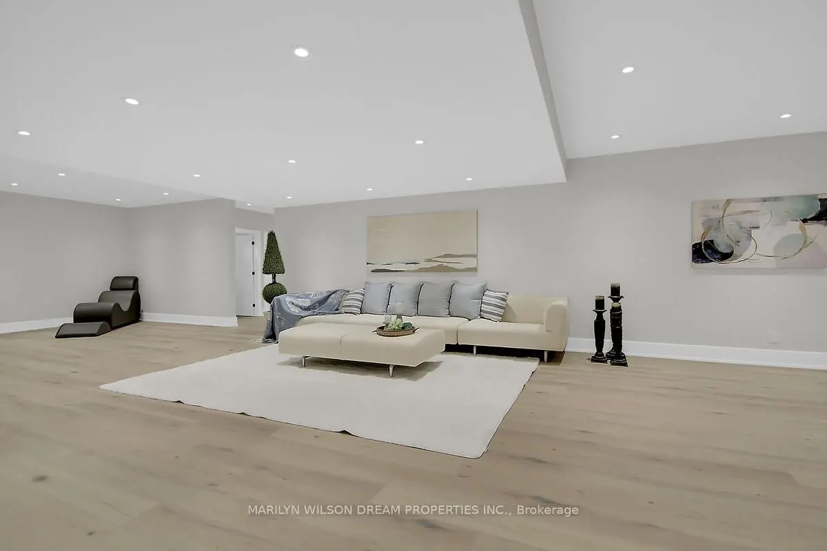 1070 Green Jacket Crescent