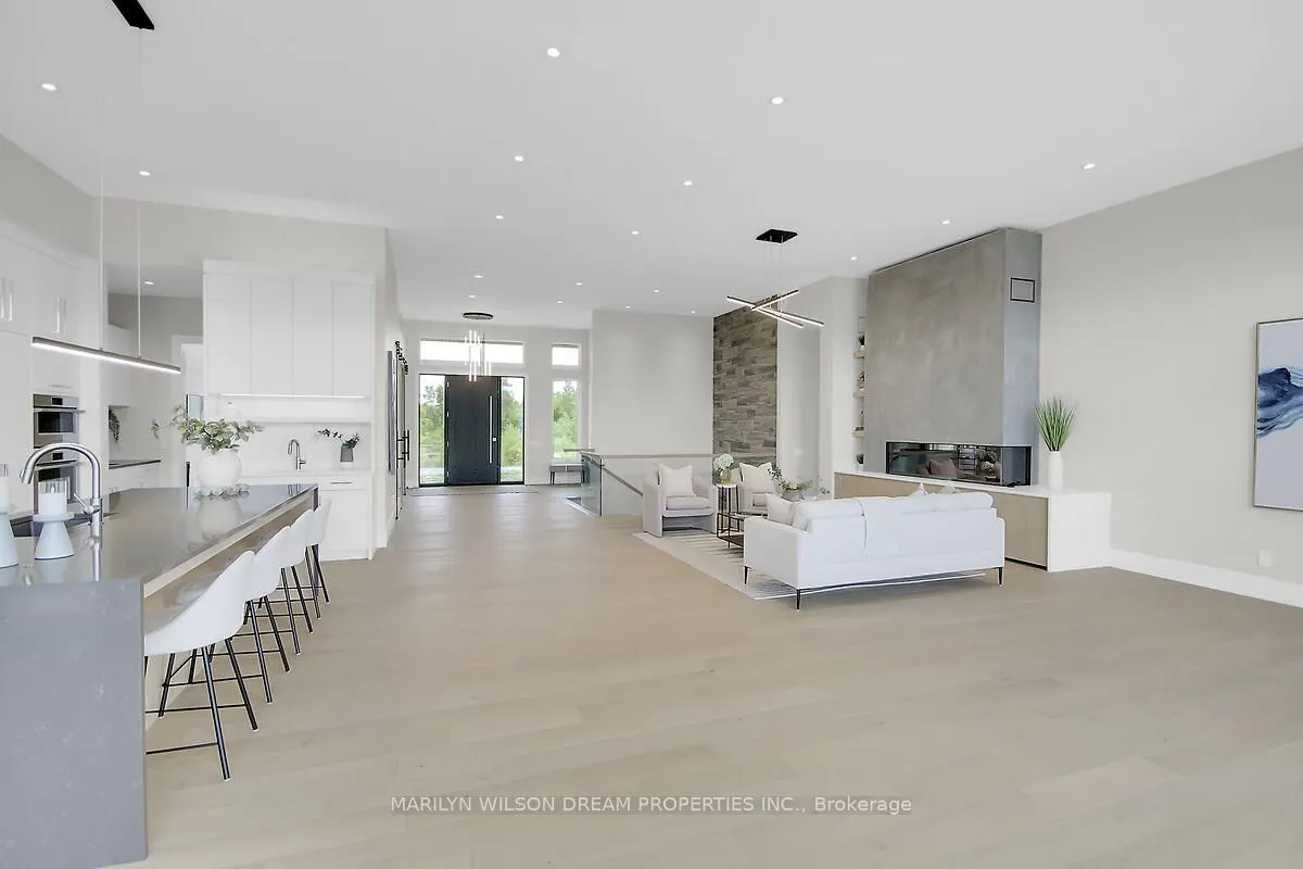 1070 Green Jacket Crescent
