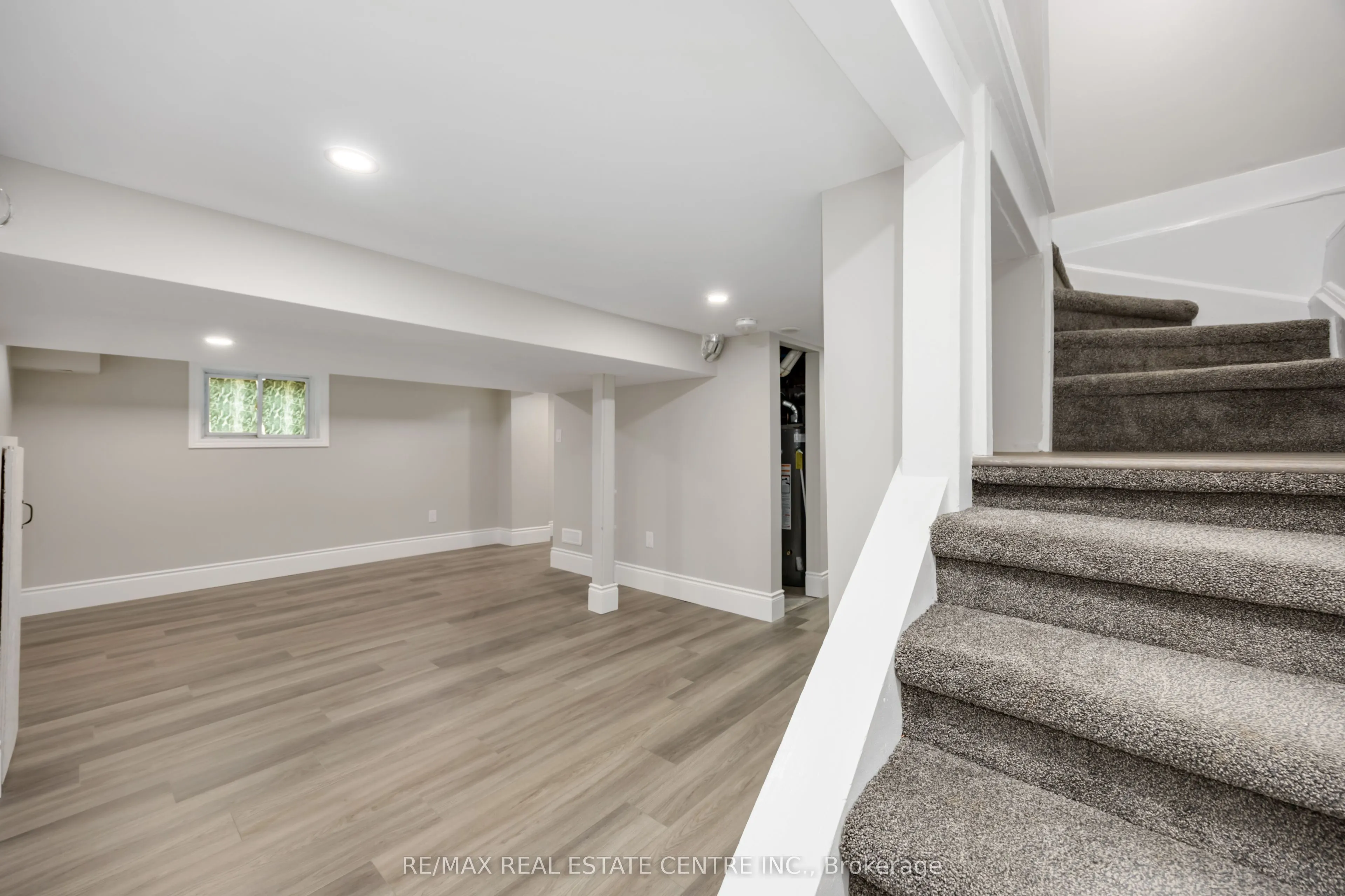 290 Cromwell Street