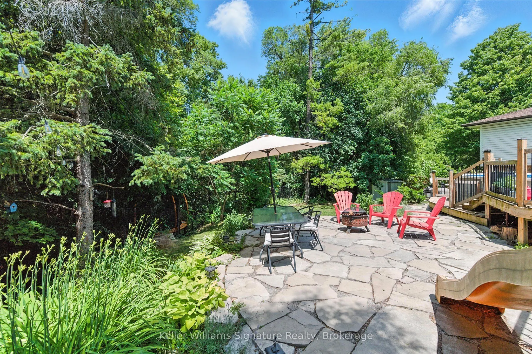 18 Moonglow Place