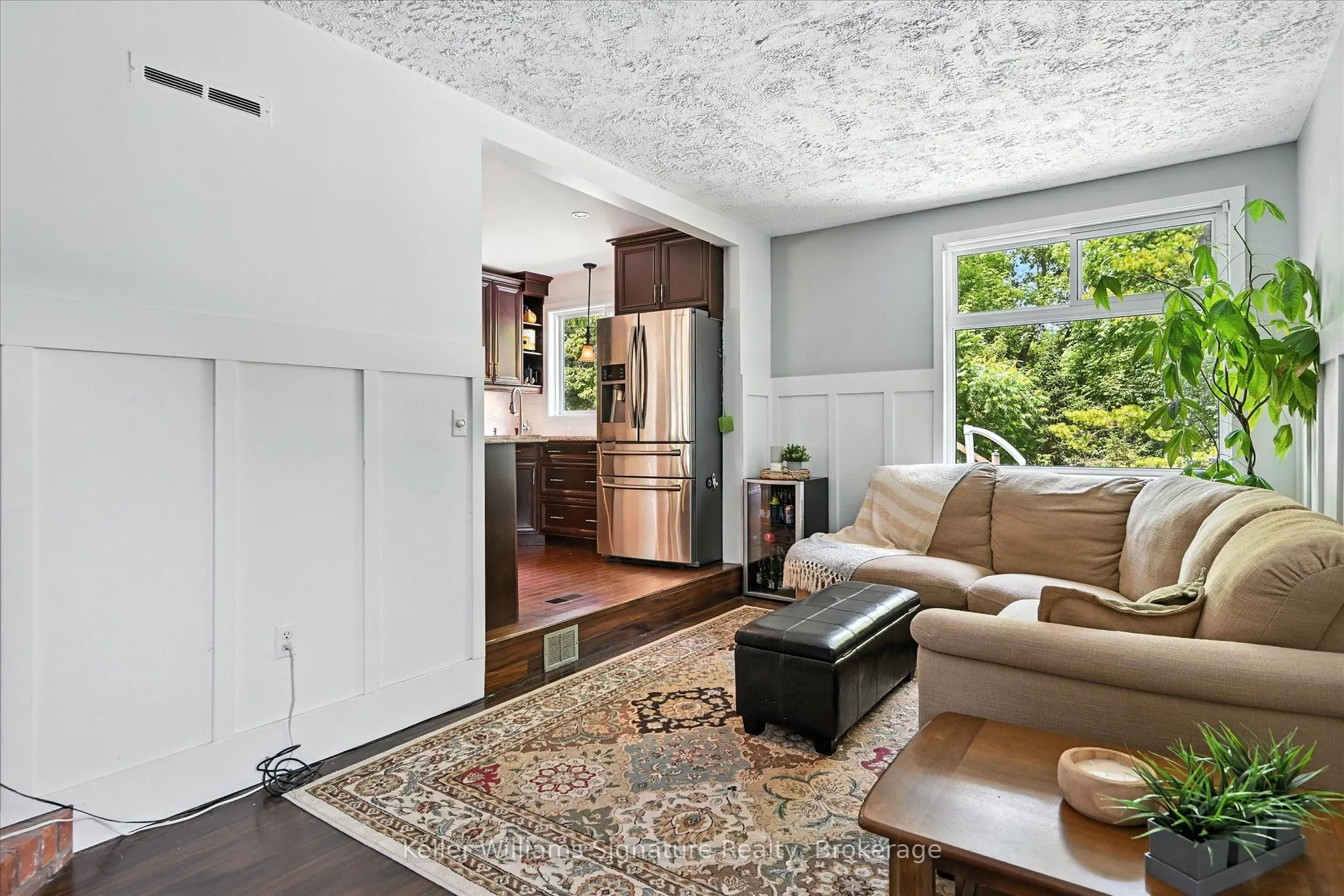 18 Moonglow Place