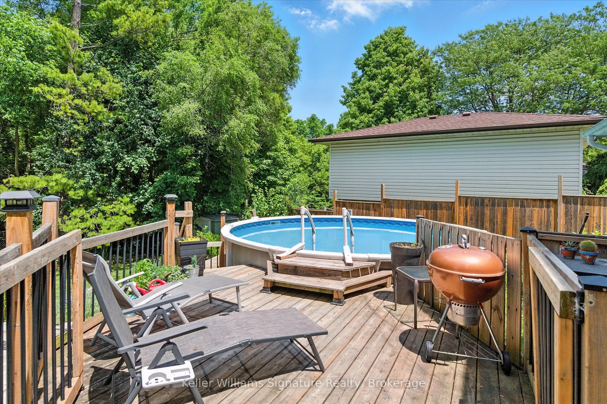 18 Moonglow Place