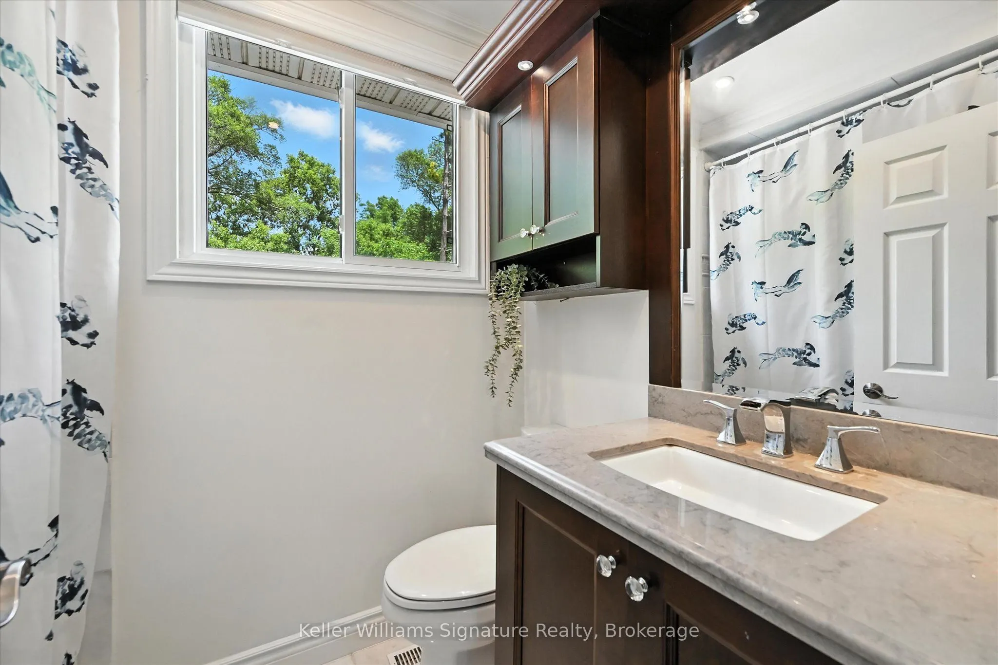 18 Moonglow Place