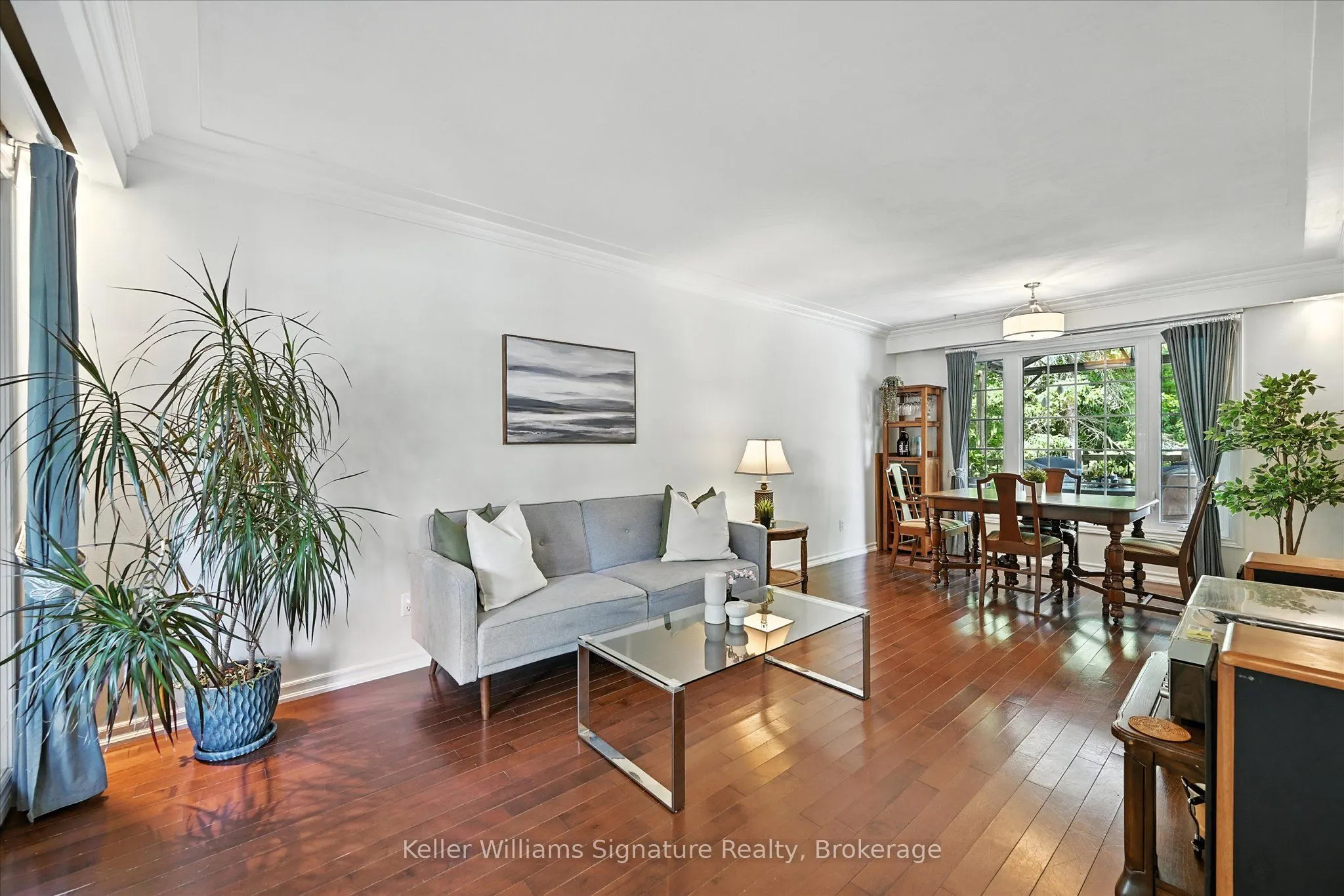 18 Moonglow Place