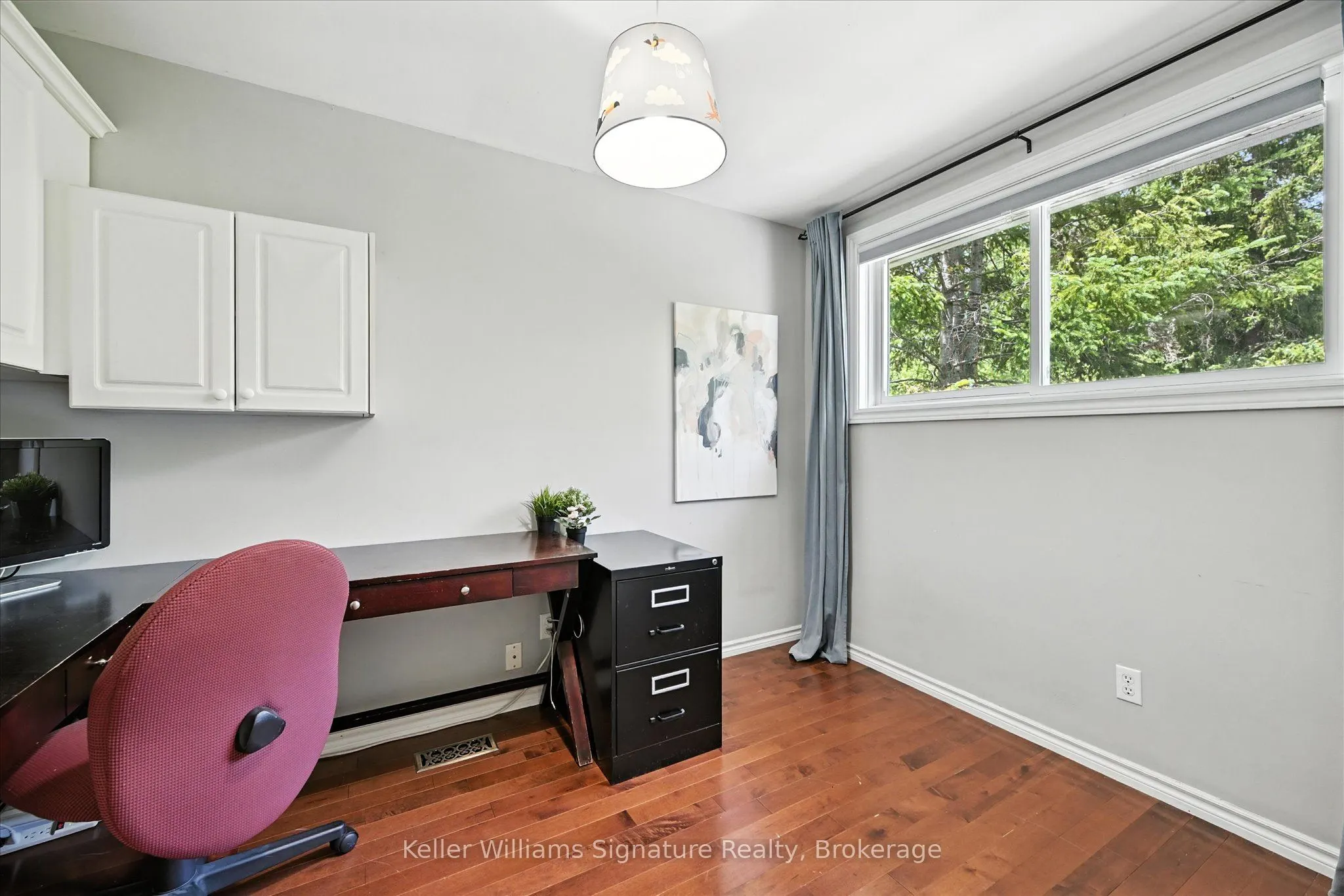 18 Moonglow Place