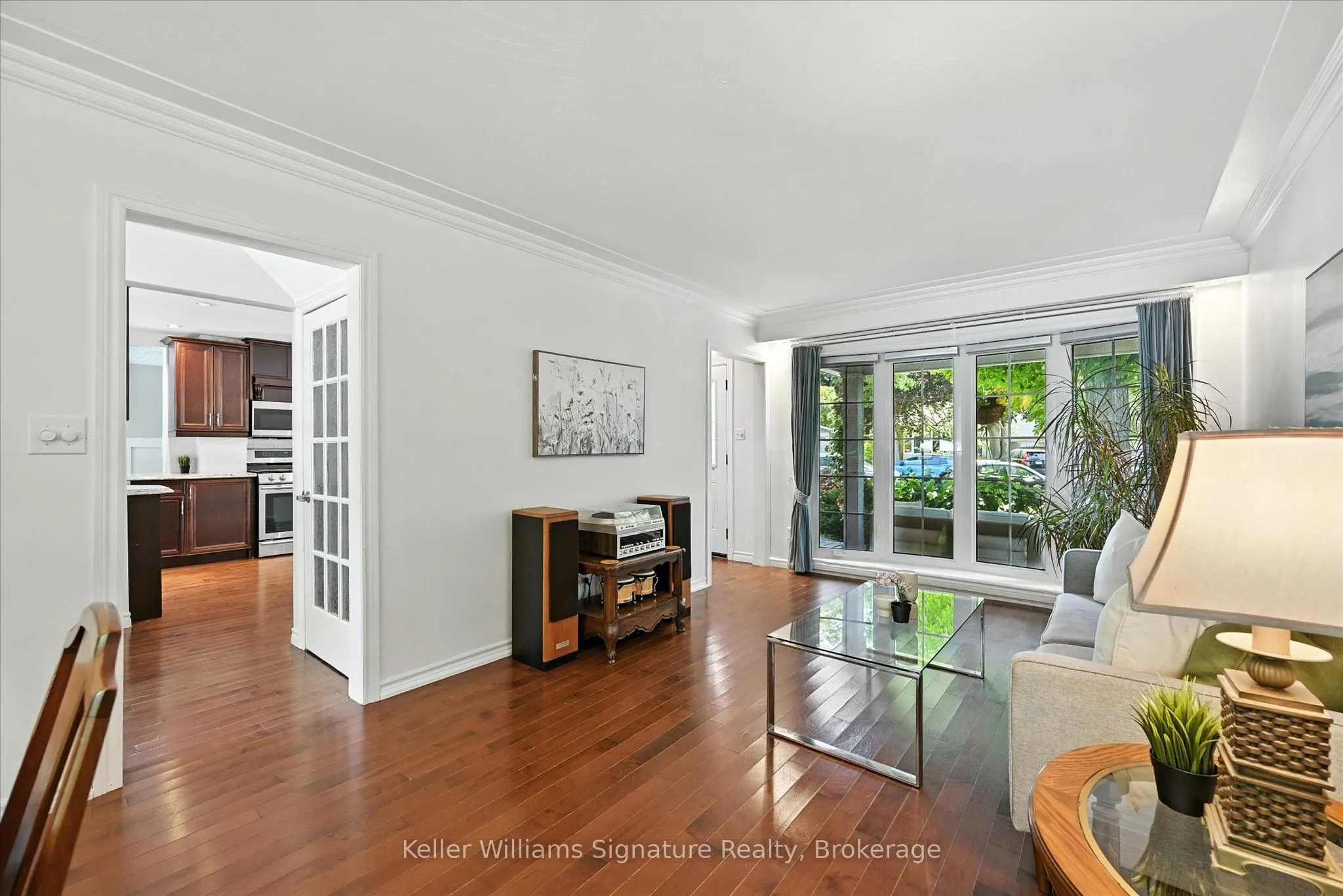 18 Moonglow Place