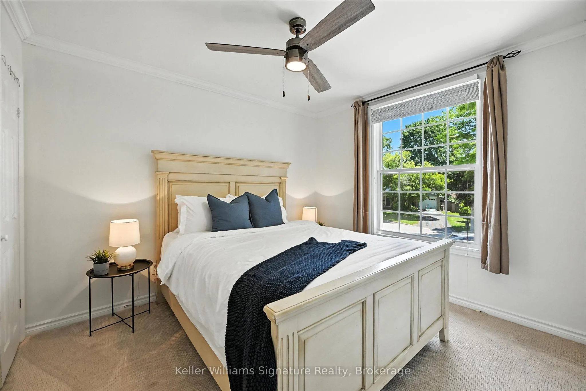 18 Moonglow Place