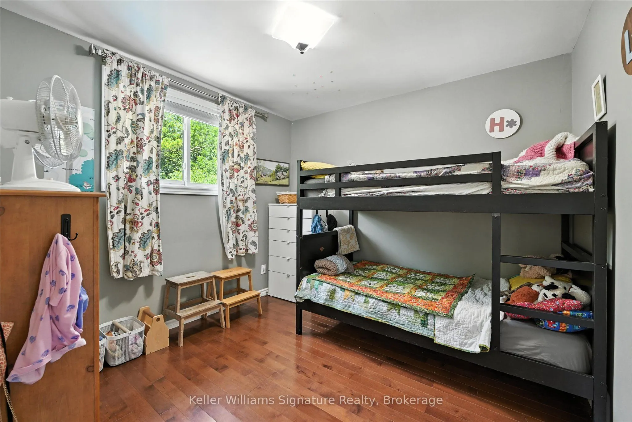 18 Moonglow Place